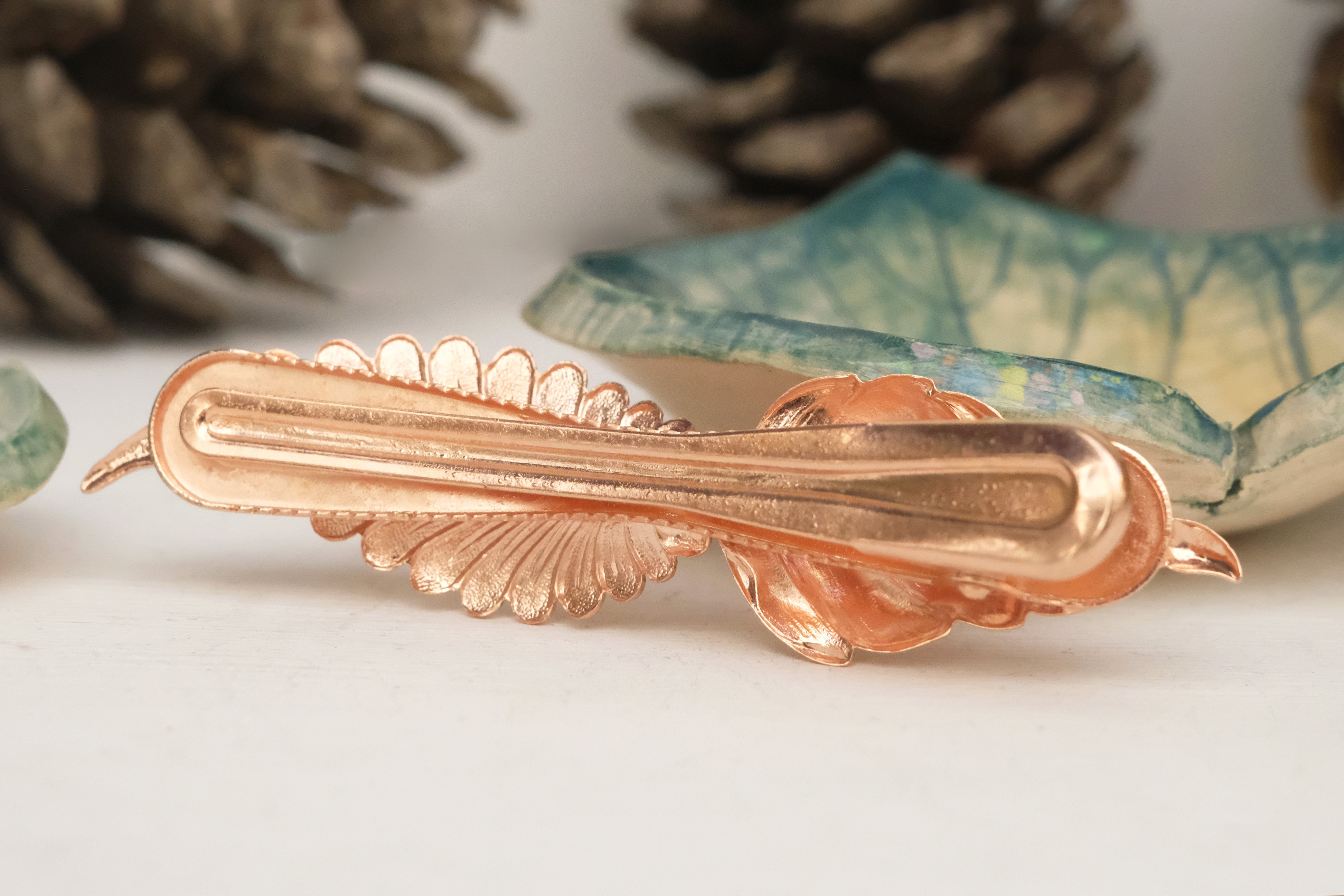 Two Leaf Intertwine | Papillon Claw