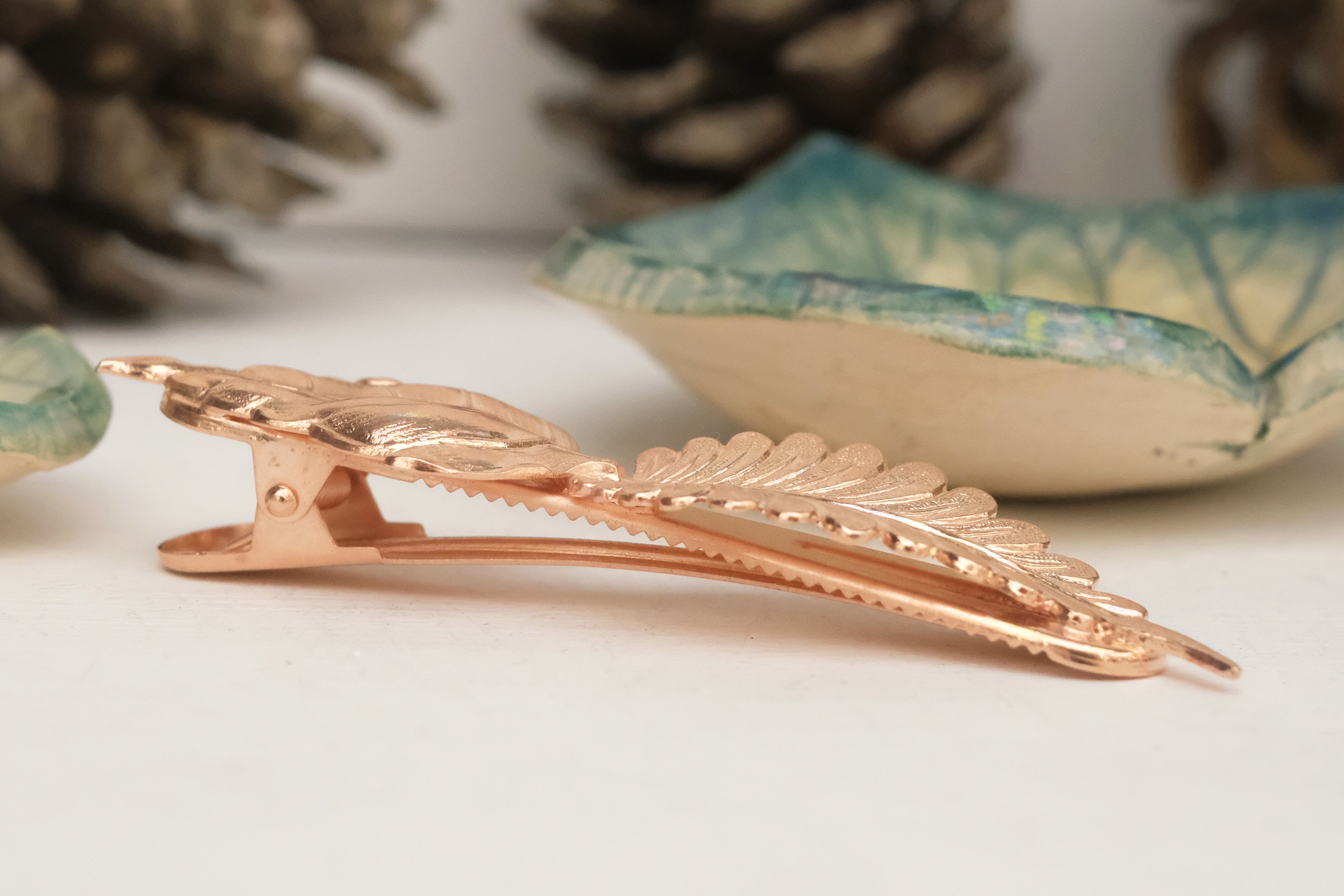 Two Leaf Intertwine | Papillon Claw