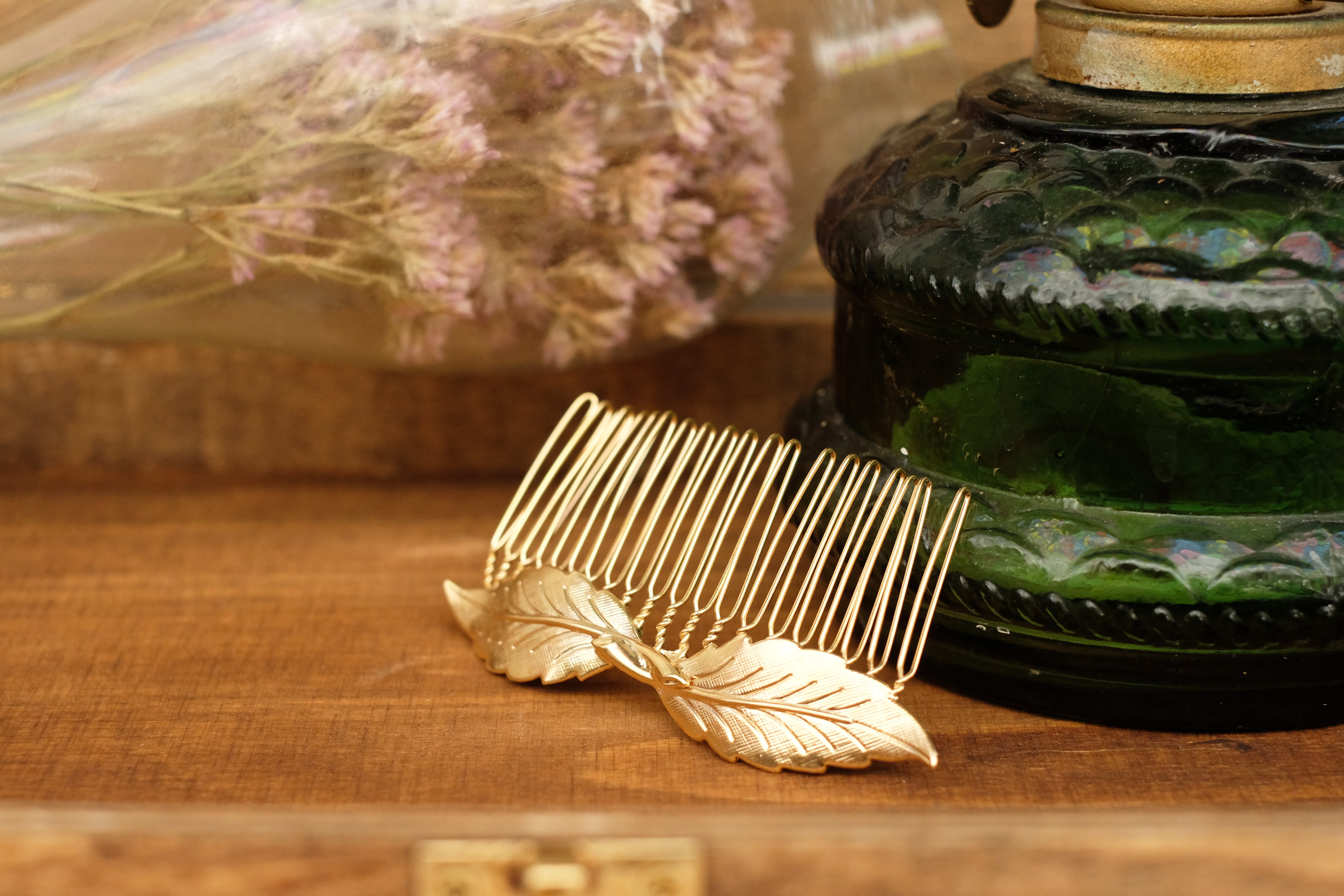 Two Simple Leaves | Large Comb