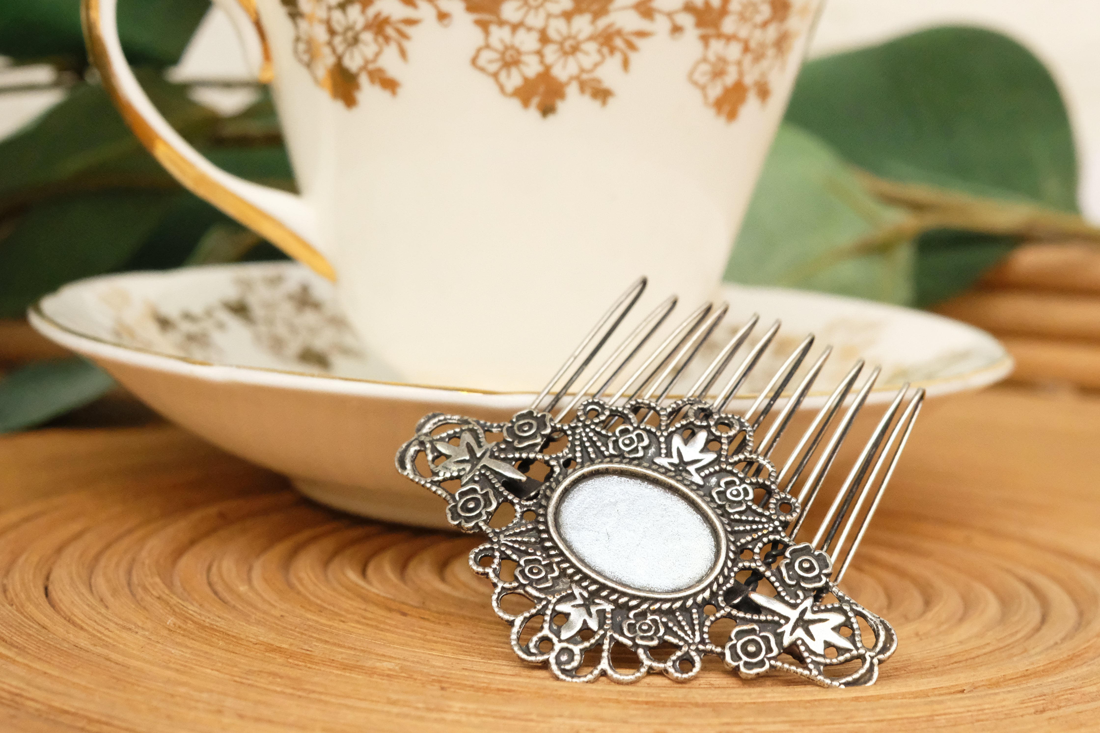 hair comb with pocket mirror detailed. in oxide silver and gold plated