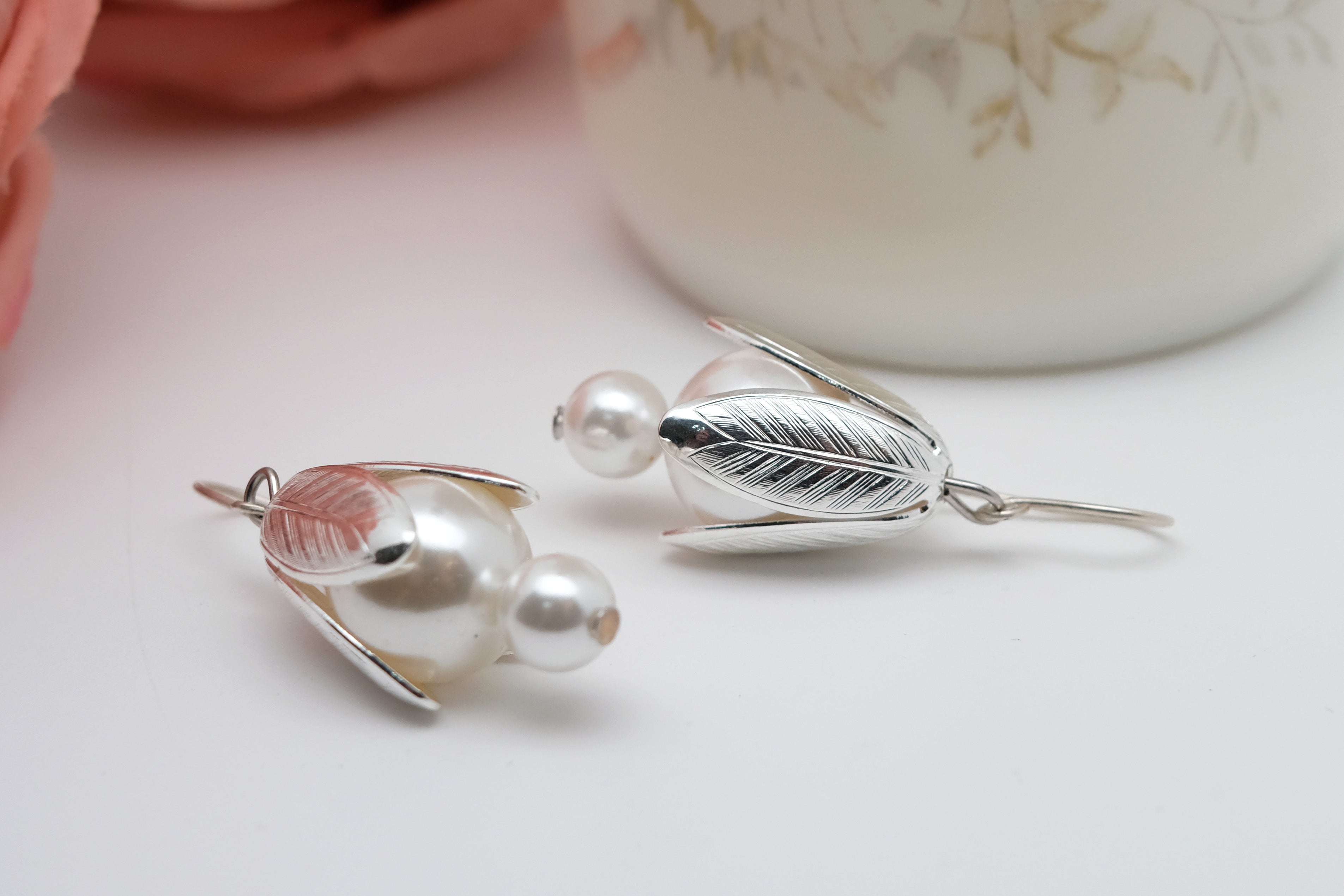 Open Bellflower Couple | Dangling Earrings