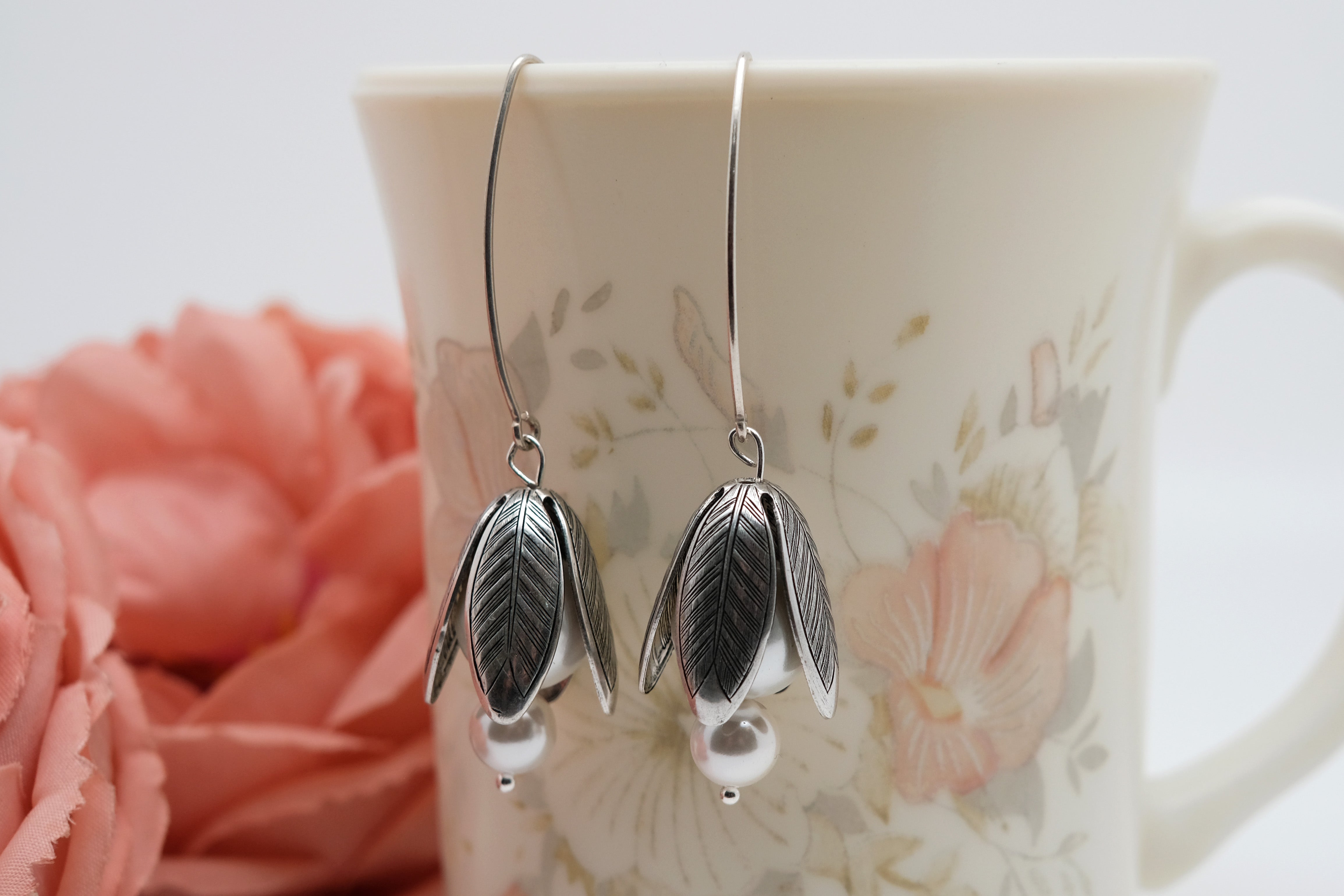 Open Bellflower Couple | Dangling Earrings