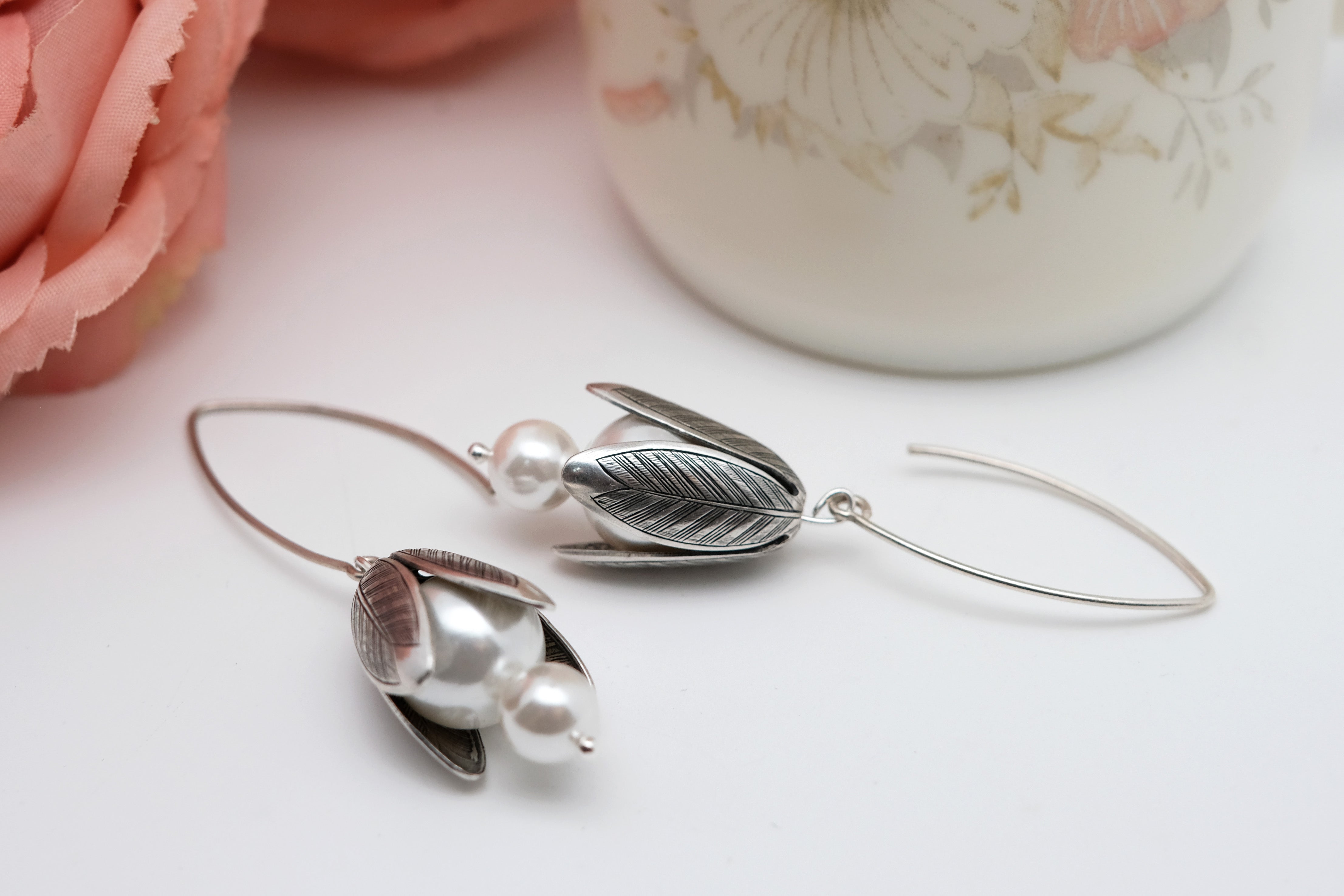 Open Bellflower Couple | Dangling Earrings