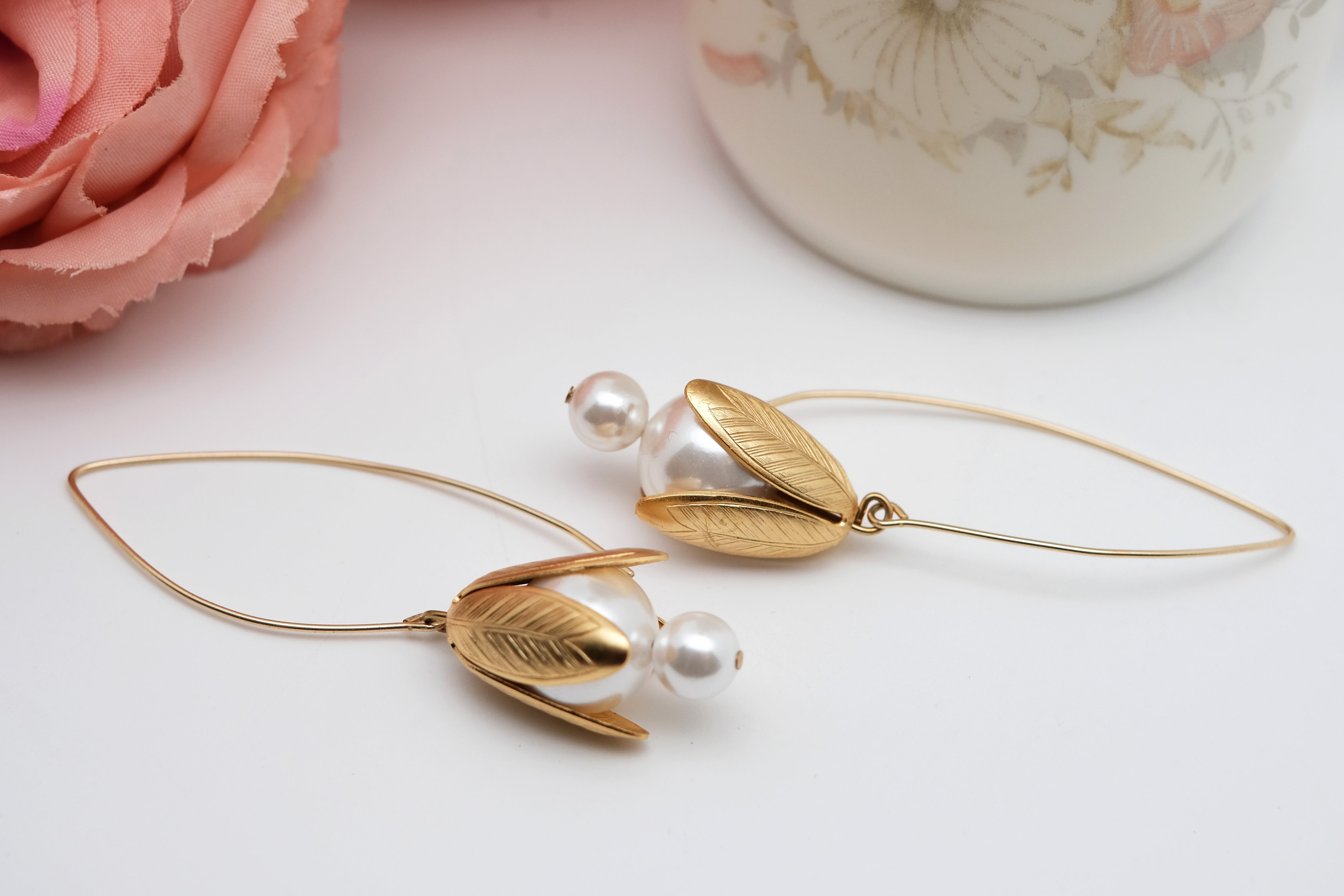 Open Bellflower Couple | Dangling Earrings