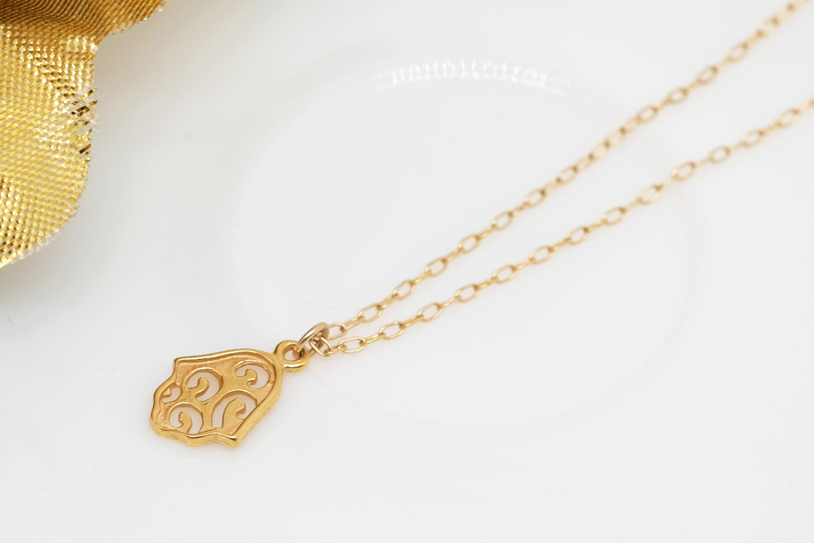 Hamsa Flow | Dainty Necklace