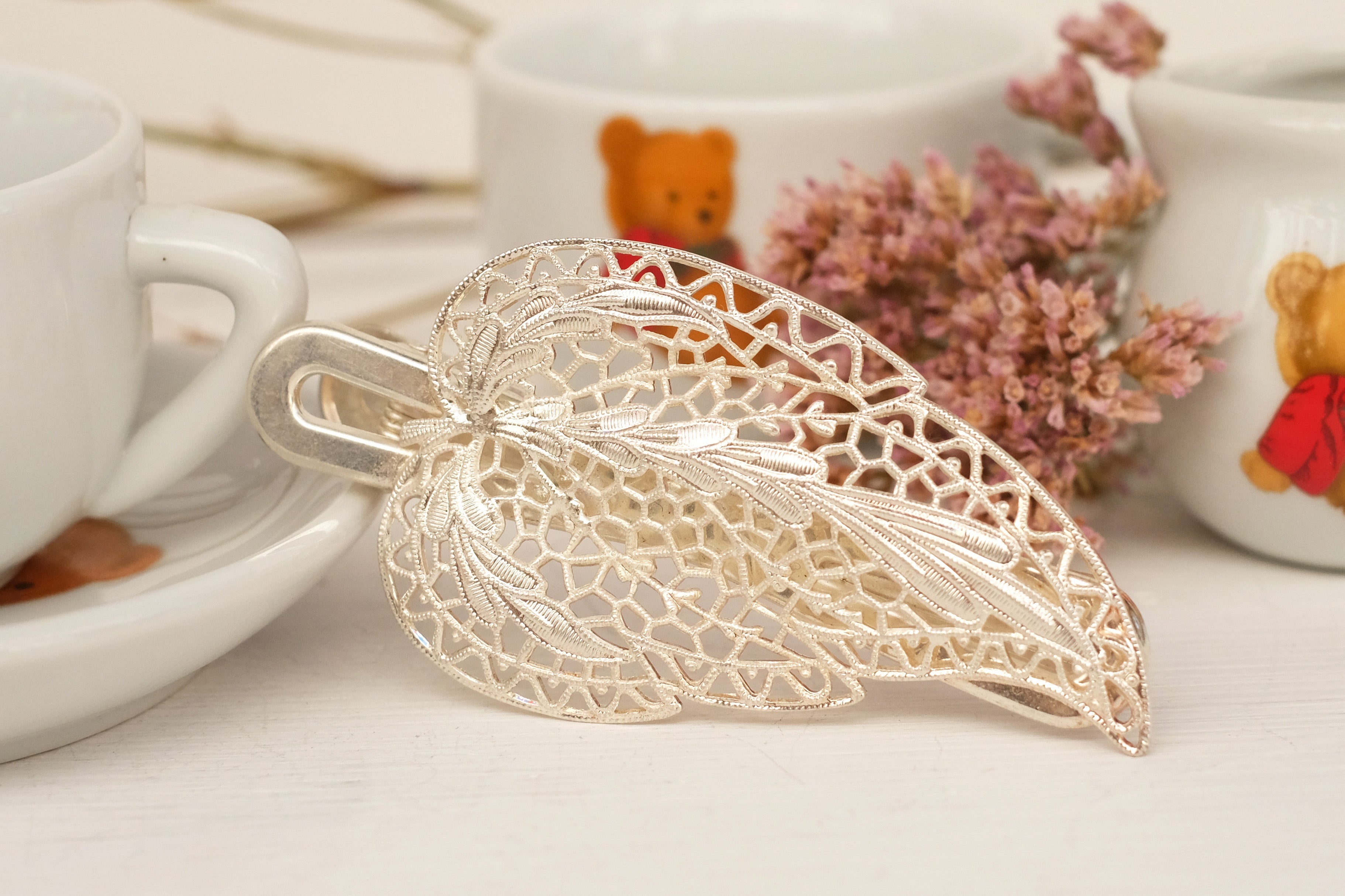 Filigree Leaf | Papillon Claw