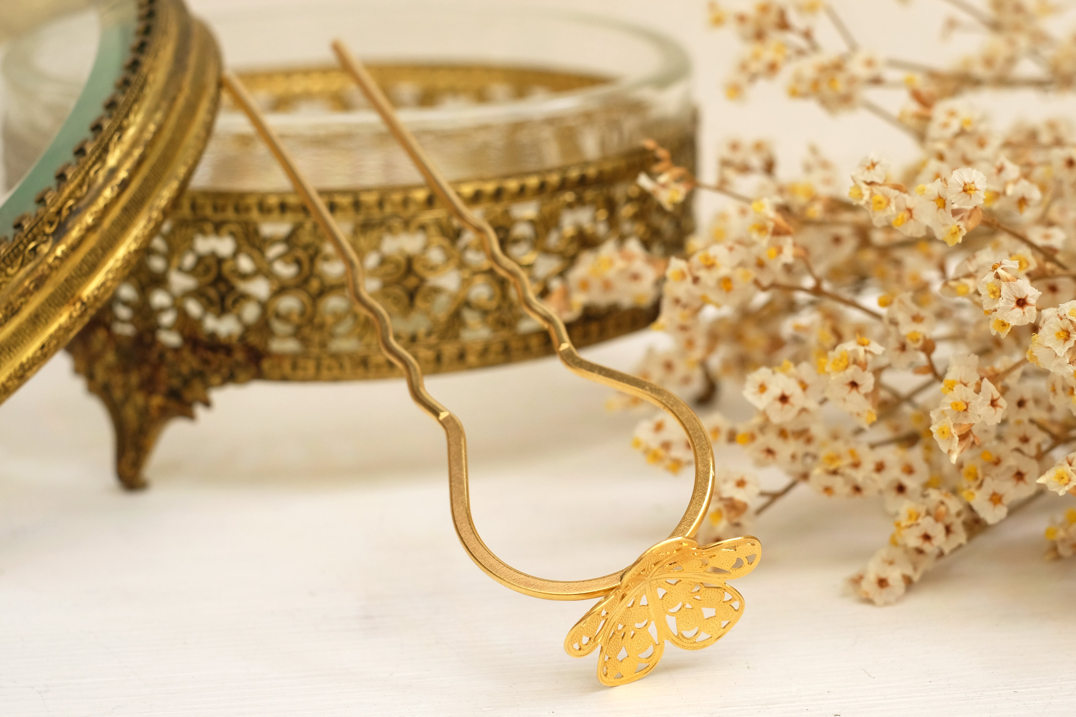 Lacy Flower | Prongs