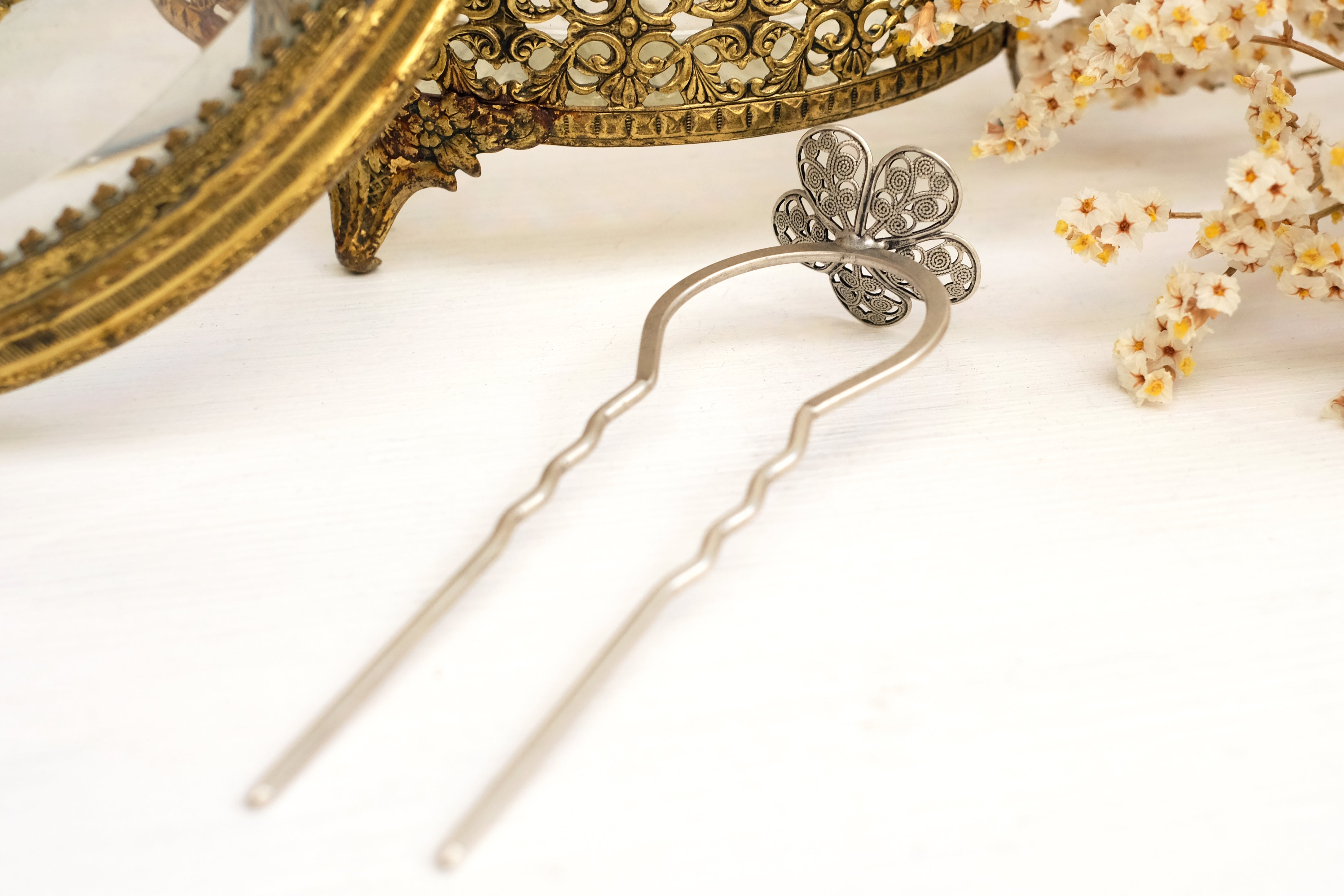 Lacy Flower | Prongs