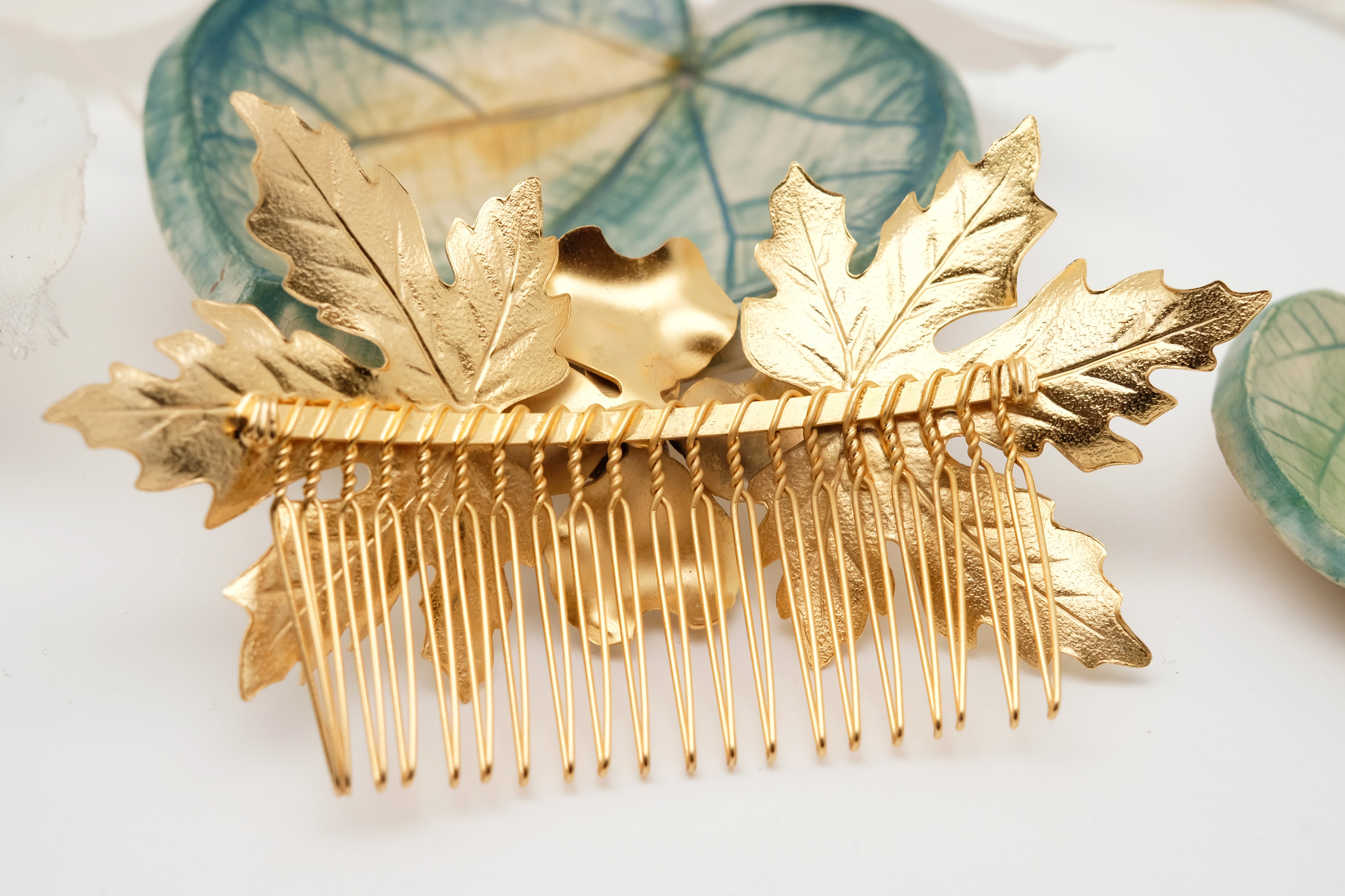 Dolev and Shakedia | Large Comb