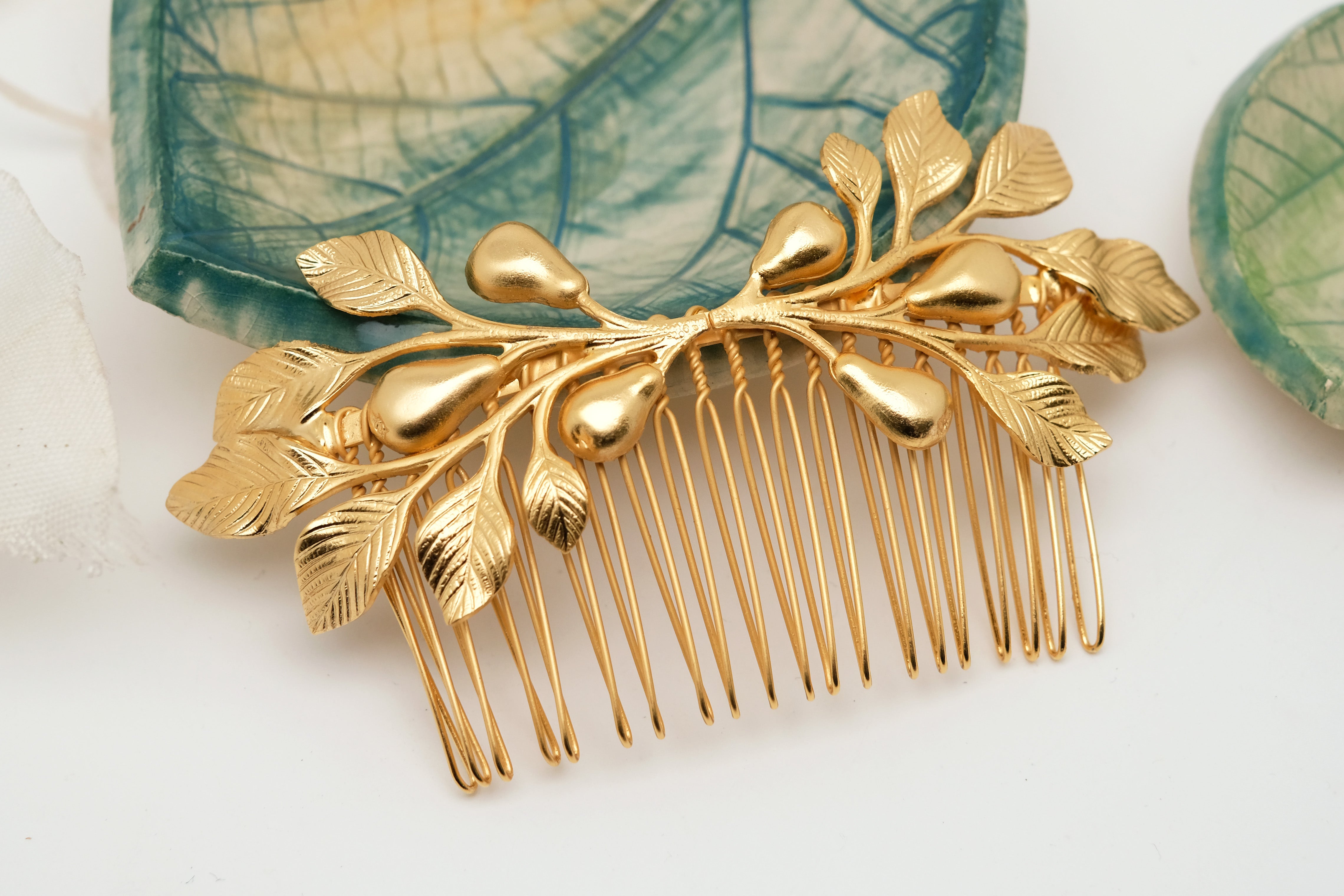 Pear Symmetry | Large Comb