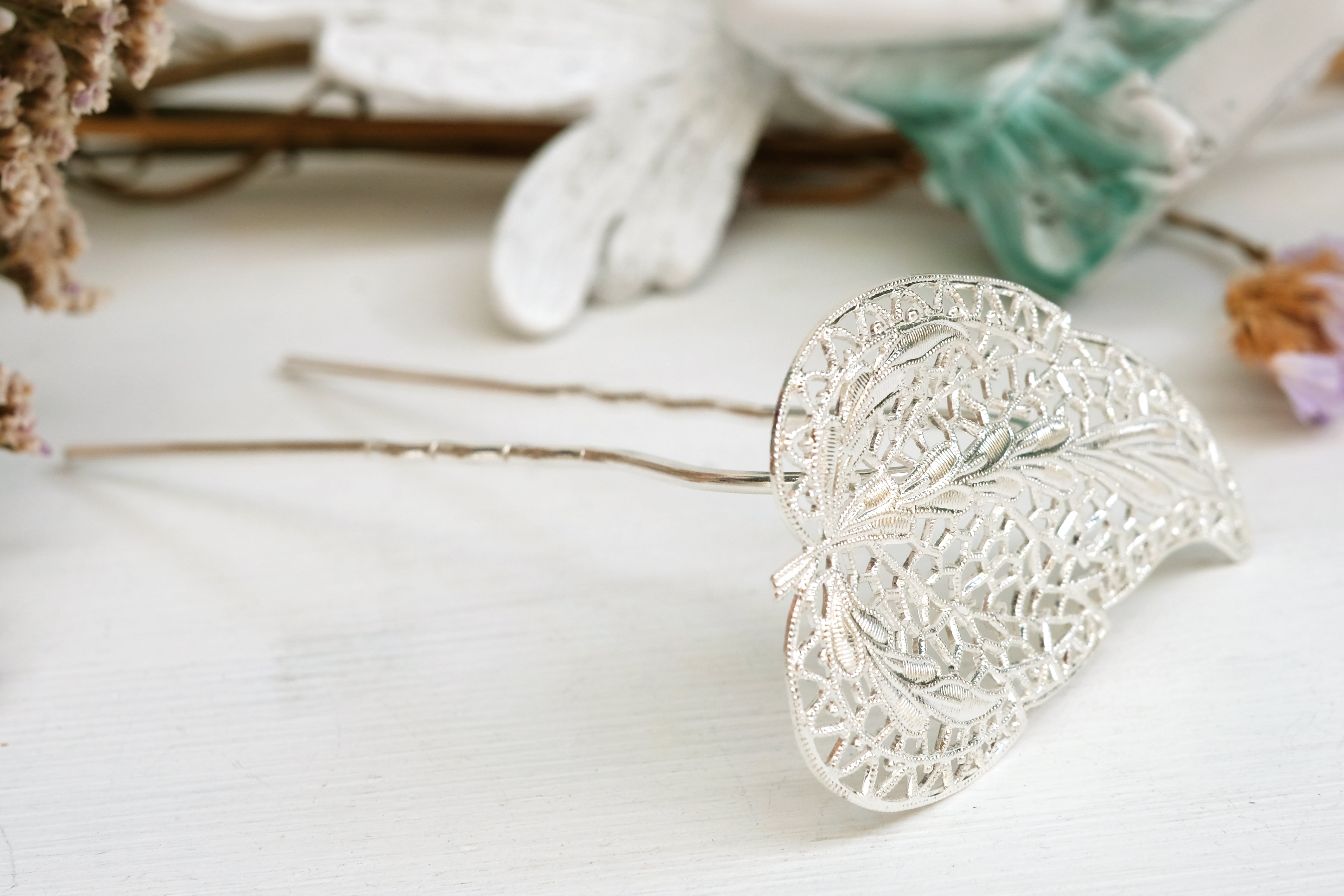 Filigree Leaf | Prongs