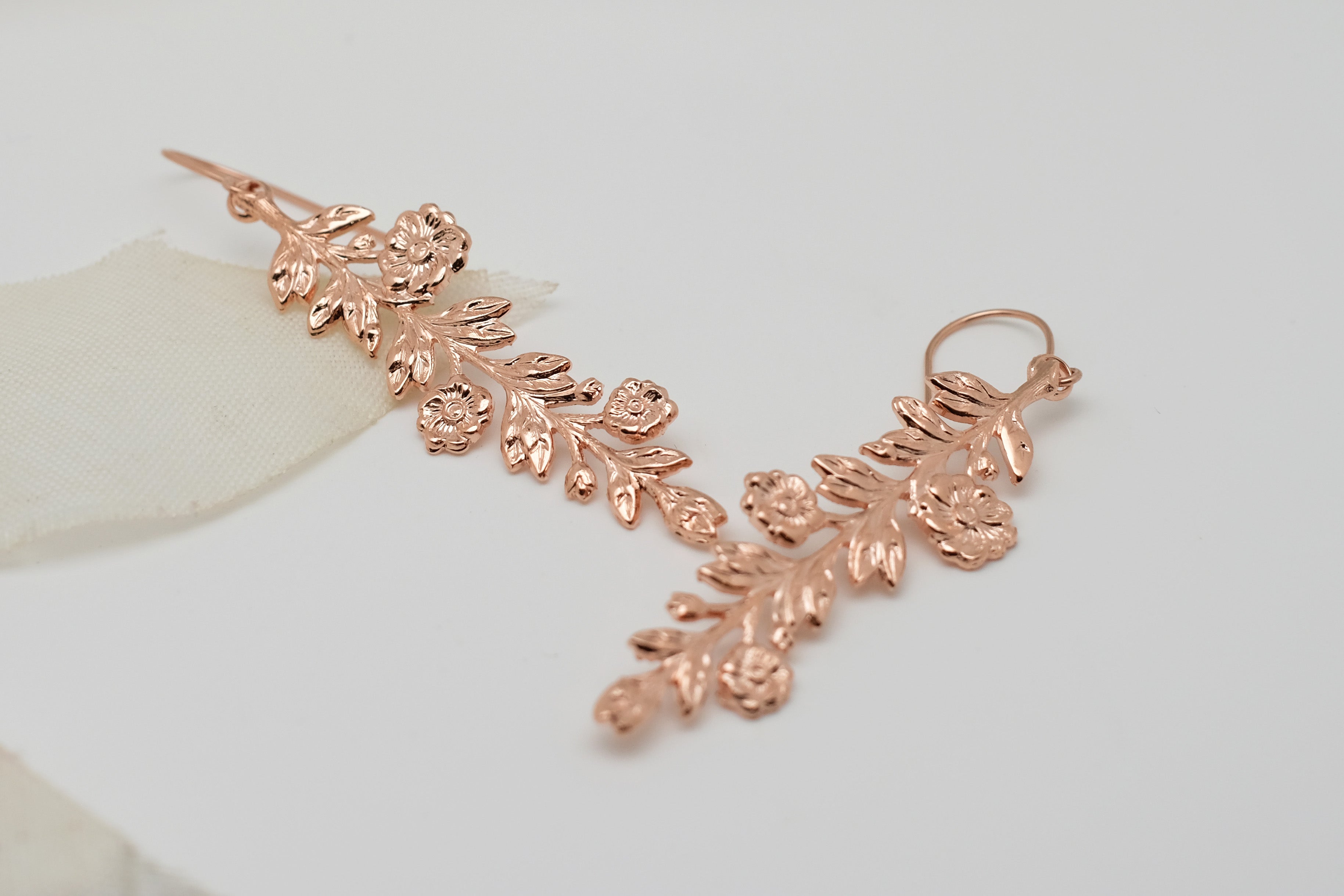 Sakura’s branch | Dangling earrings