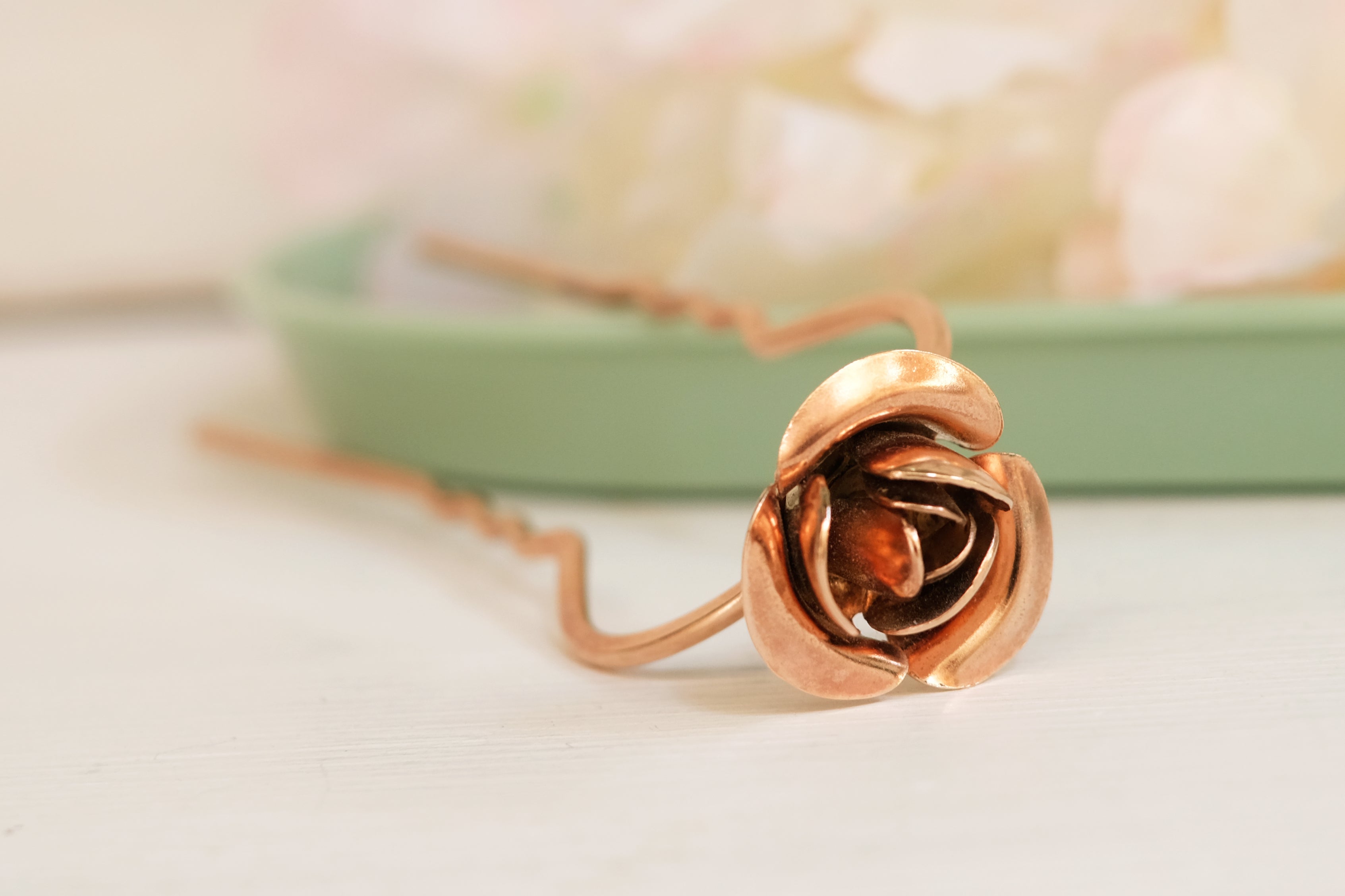 Comic Rose Small | Prongs