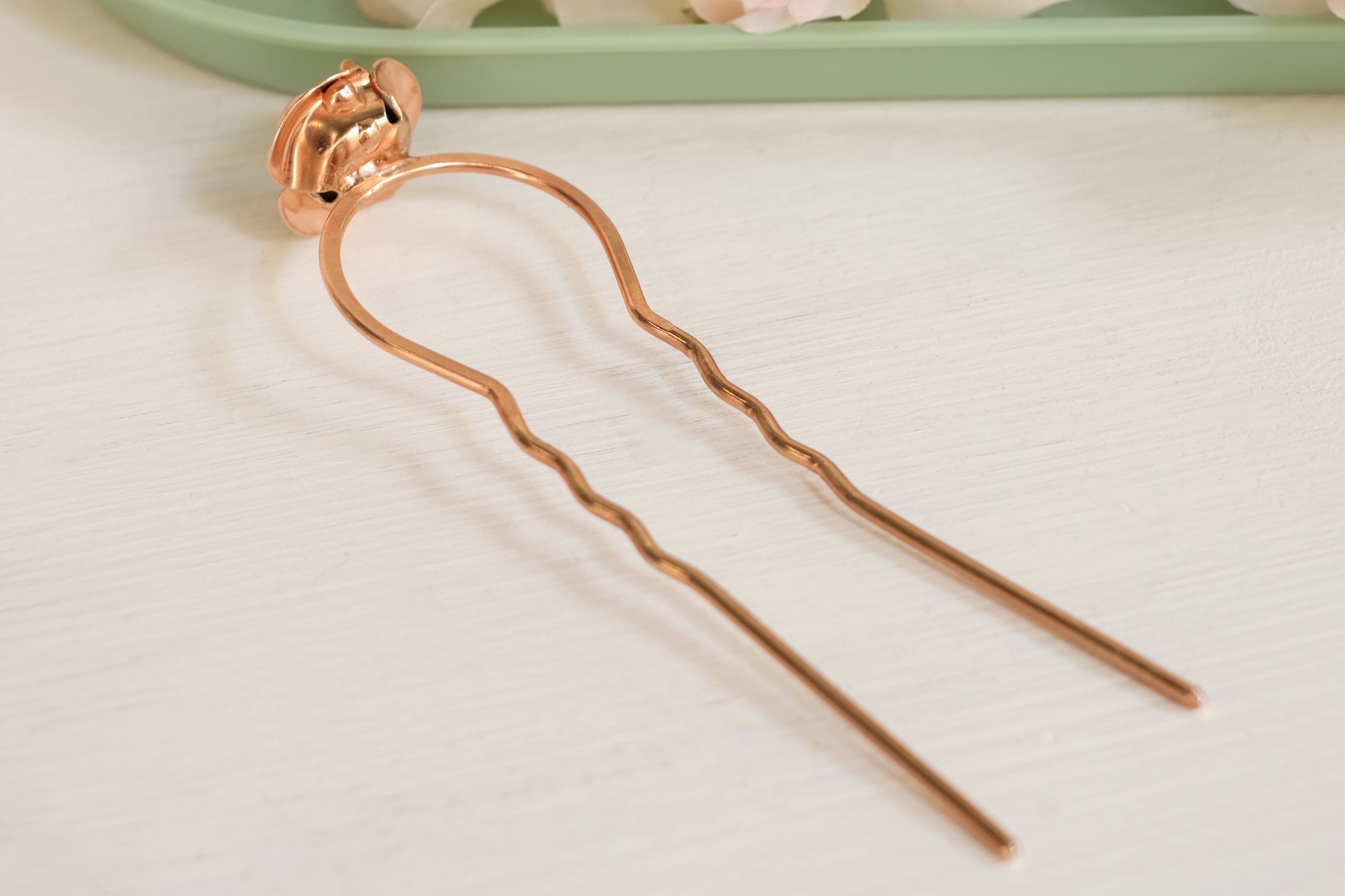Comic Rose Small | Prongs