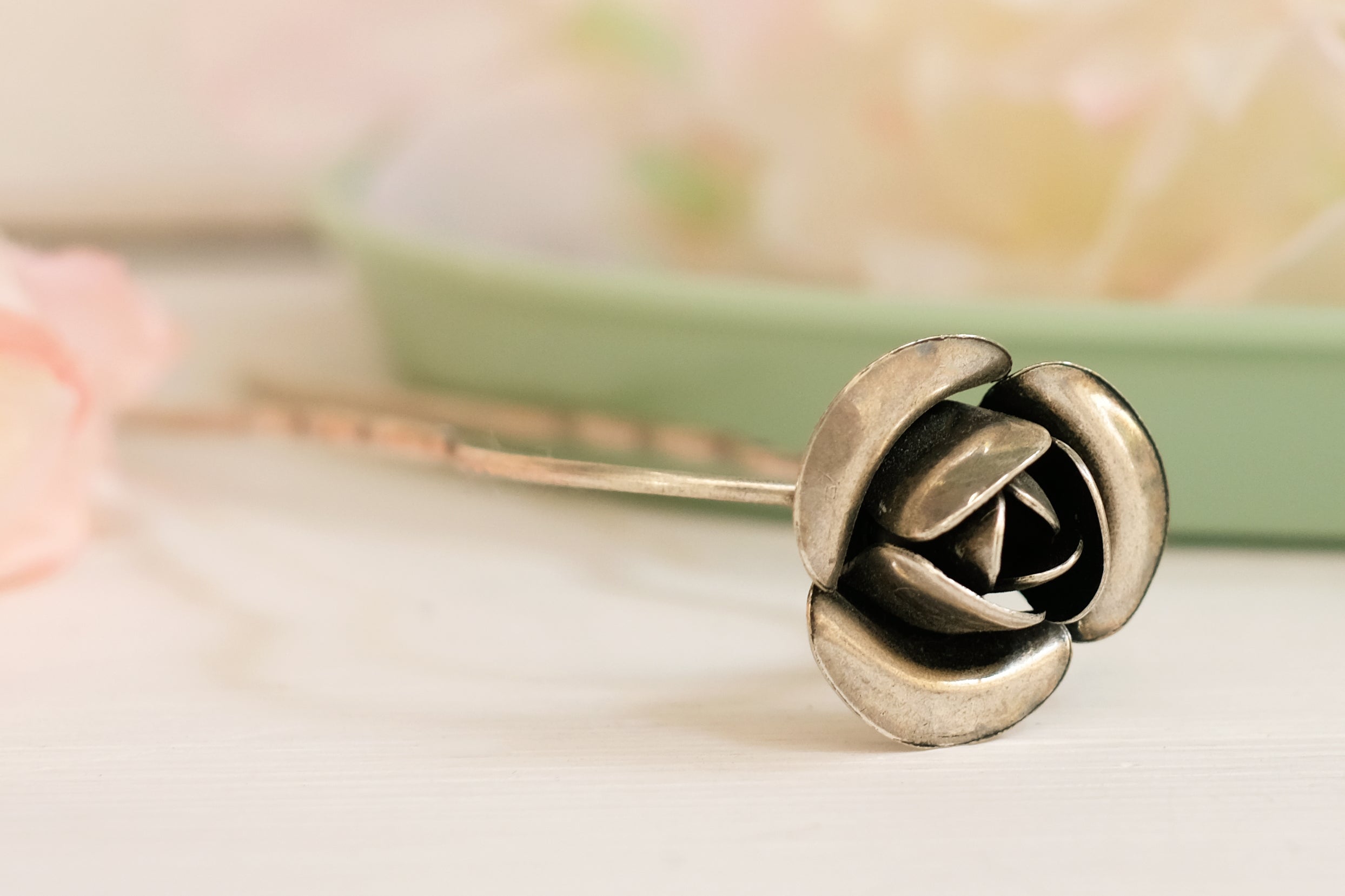 Comic Rose Small | Prongs