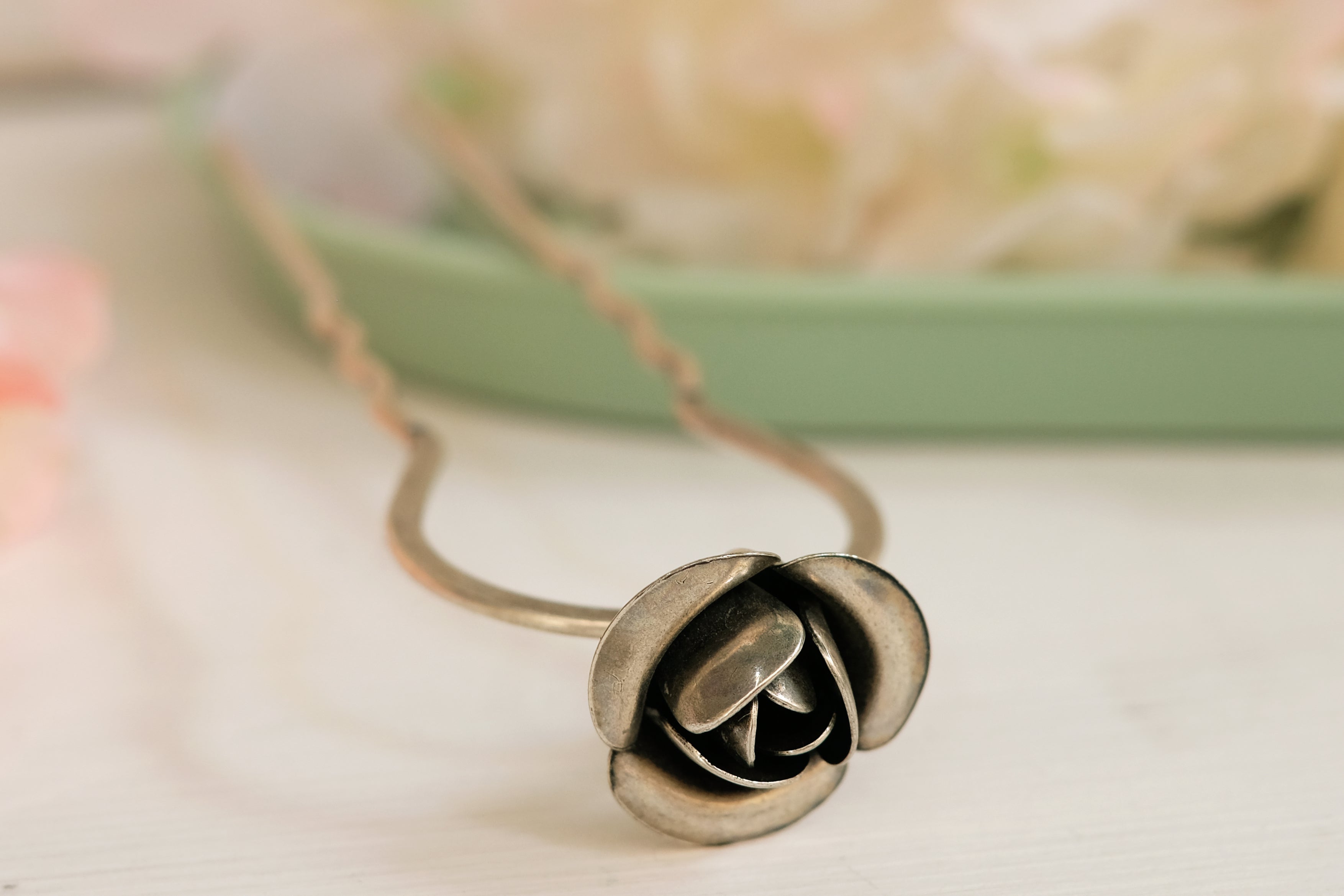 Comic Rose Small | Prongs