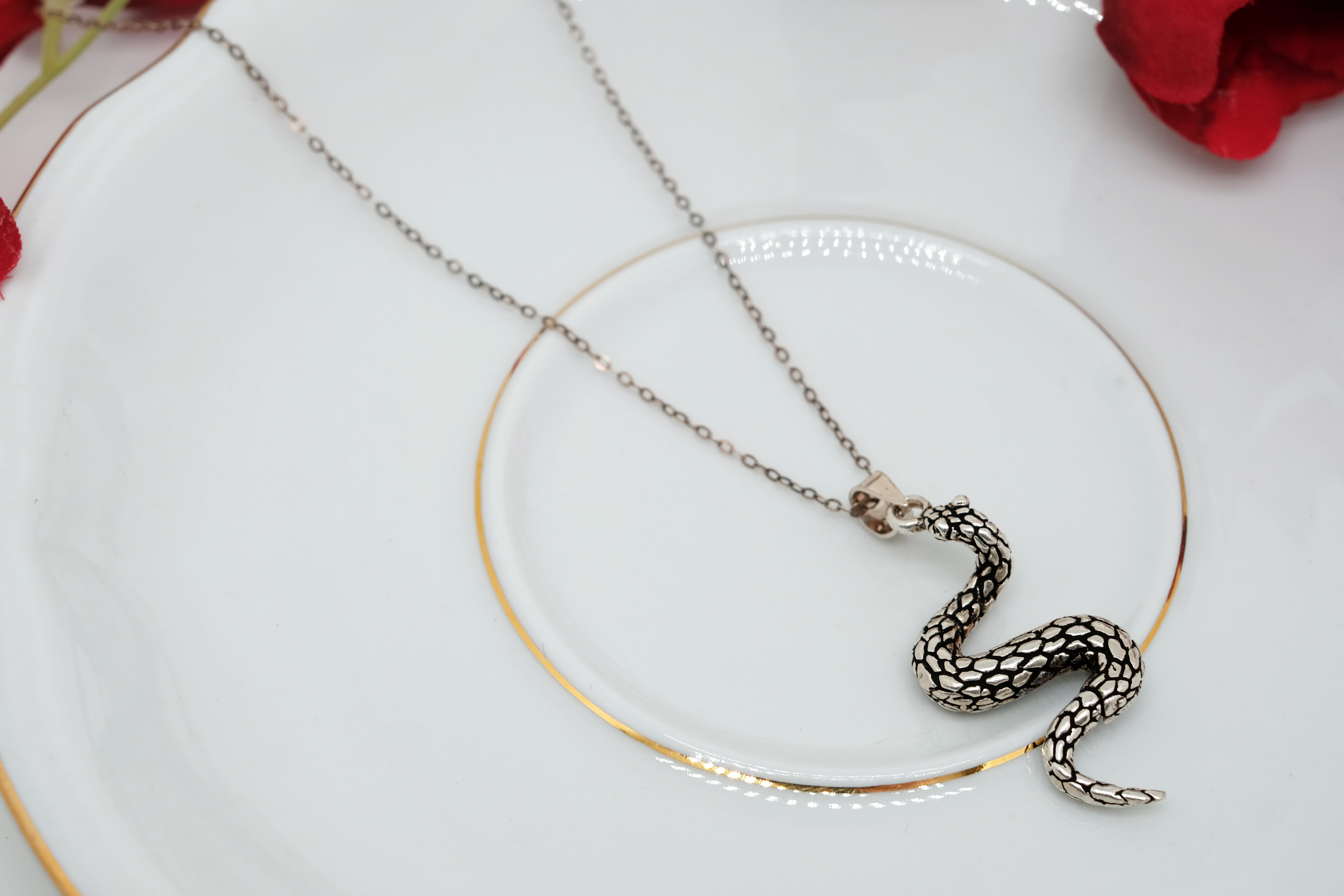 Snaky | Dainty Necklace