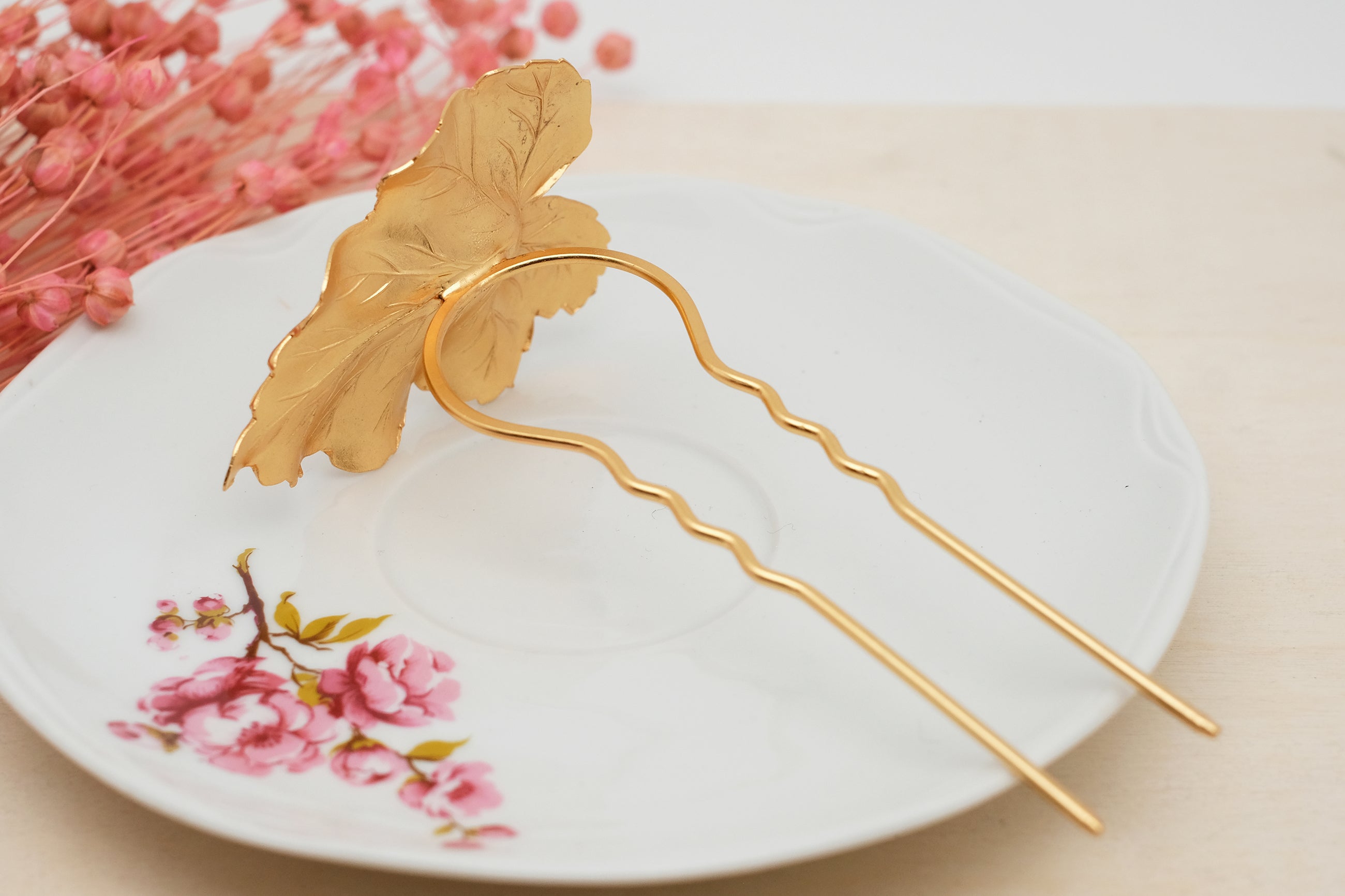 Textured Leaf | Prongs