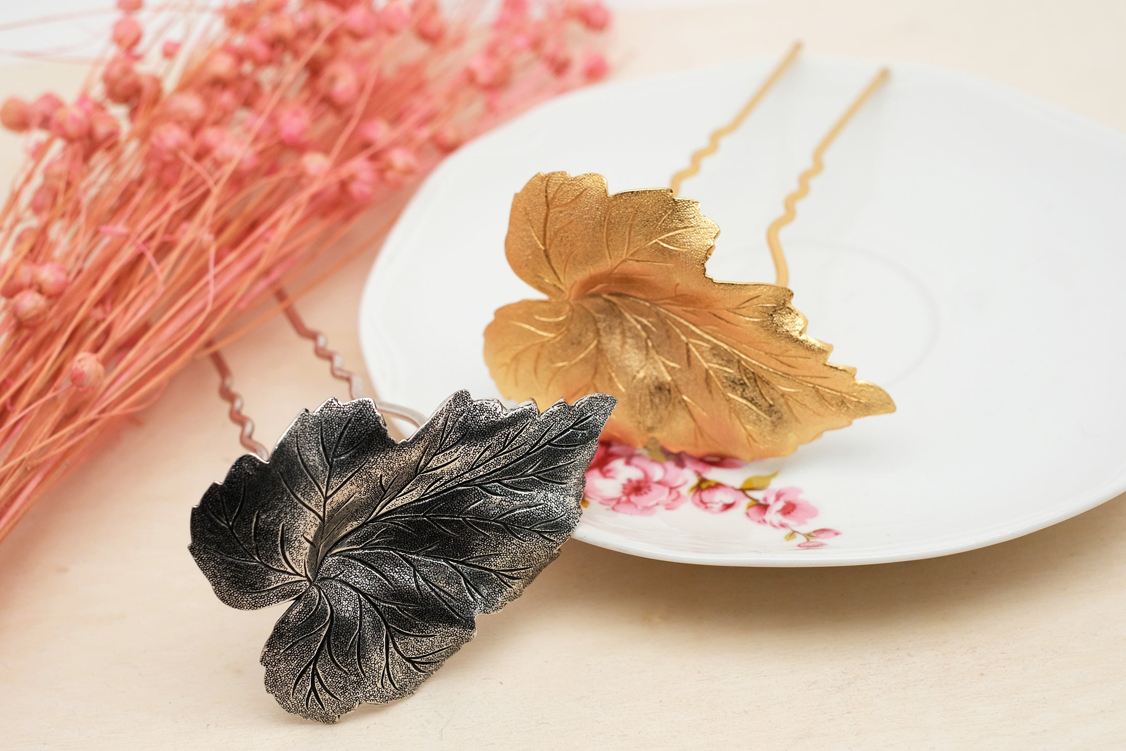 Textured Leaf | Prongs