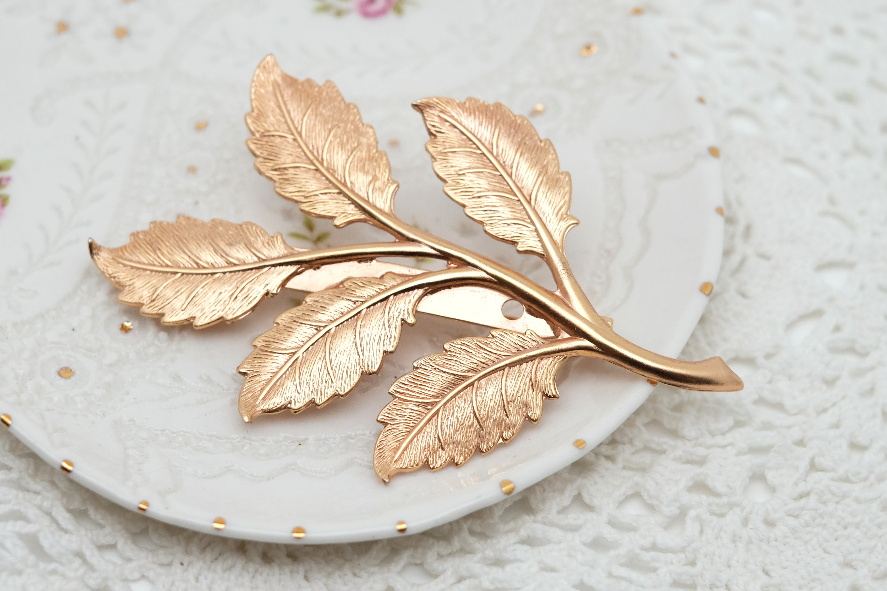Daphne Big Leaf | Brooch