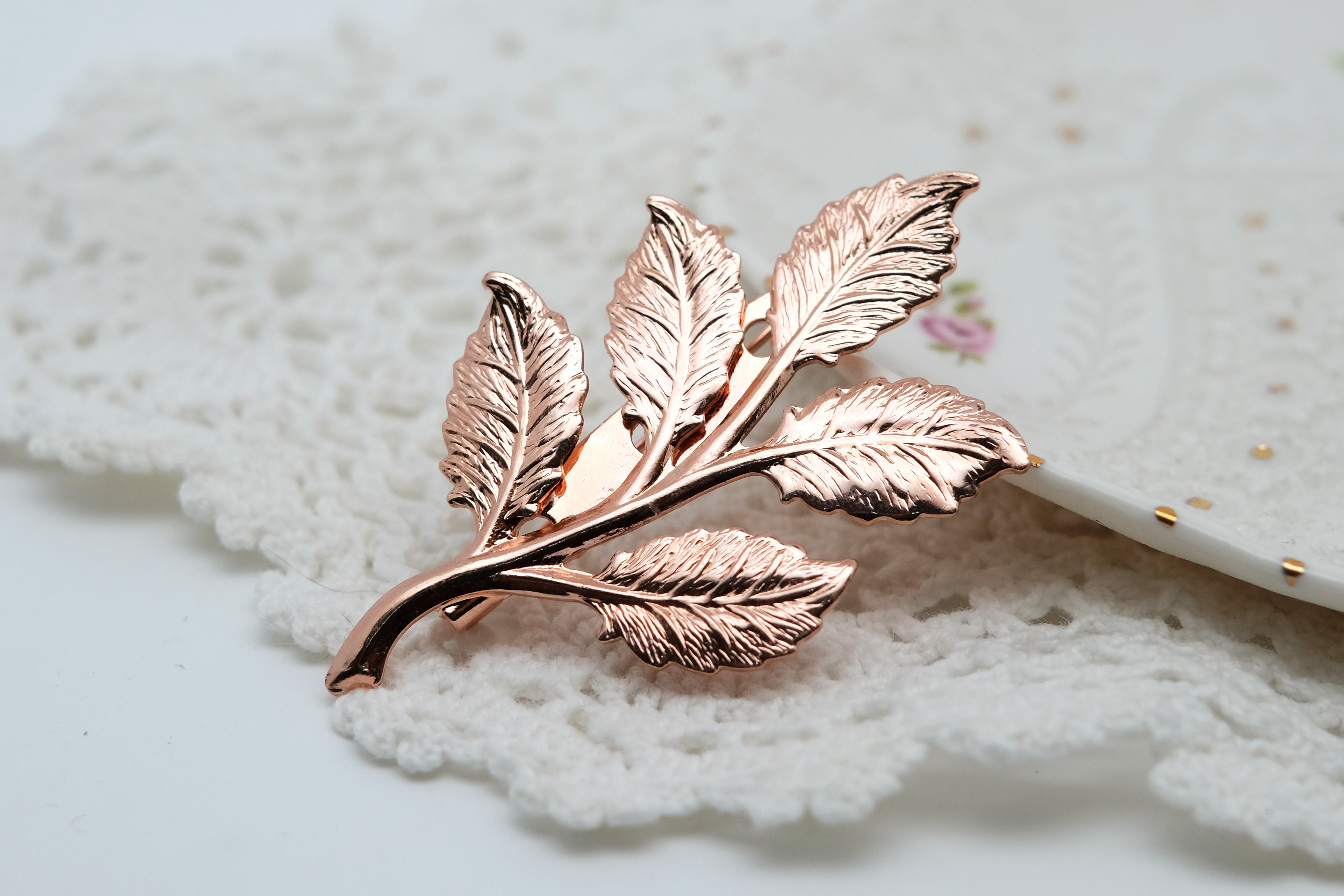 Daphne Small Leaf | Brooch