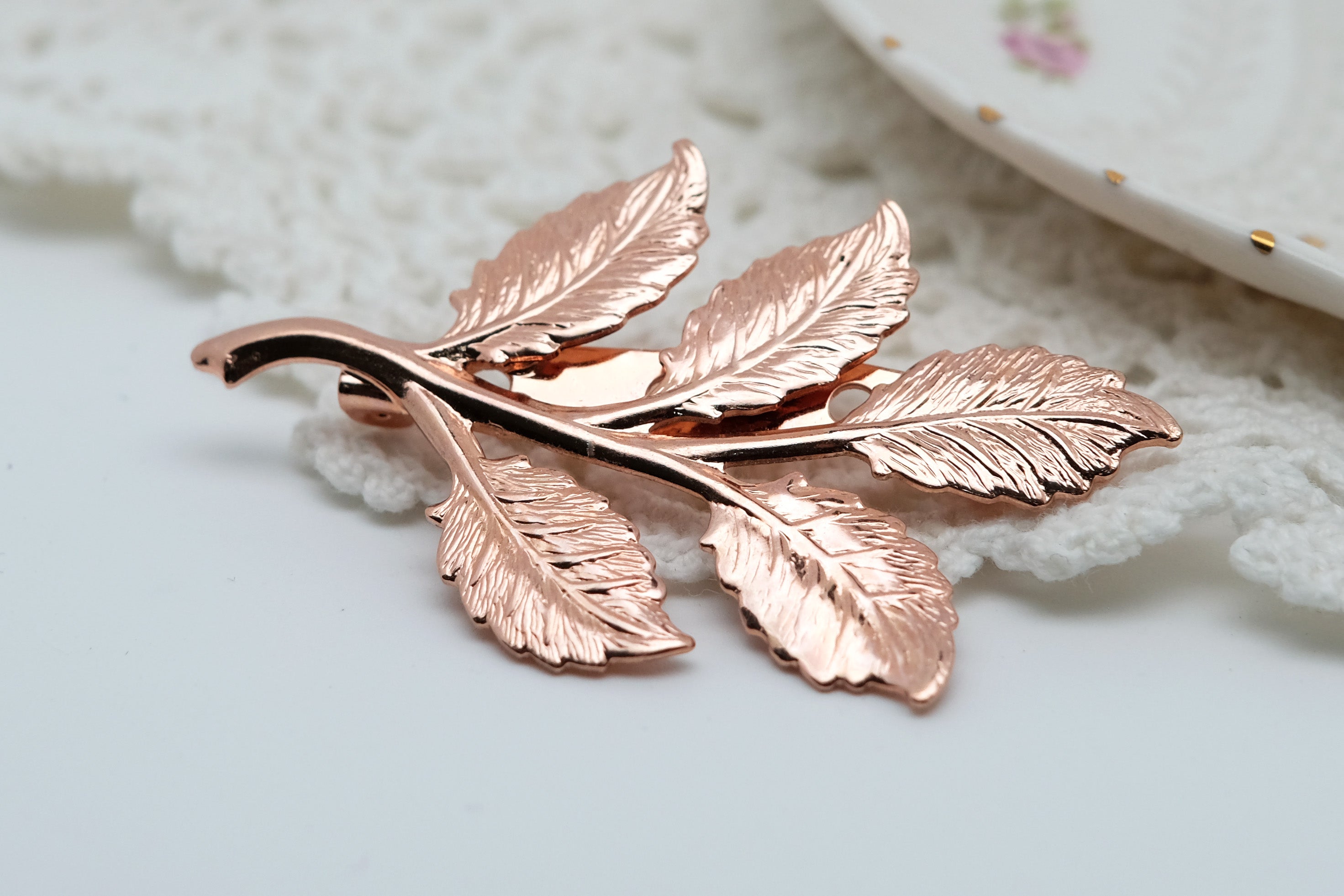 Daphne Small Leaf | Brooch