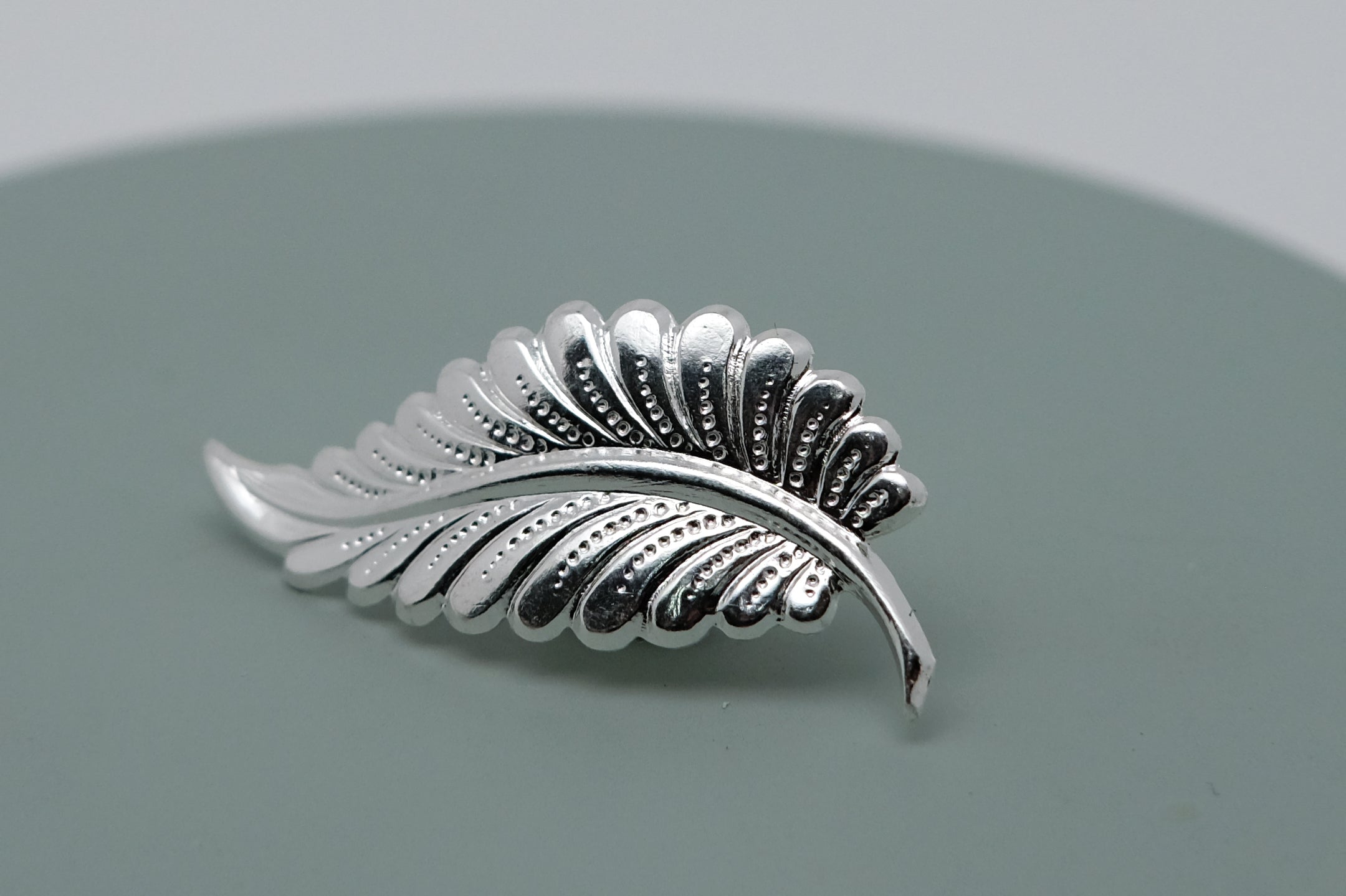 Feathered Leaf | Pins