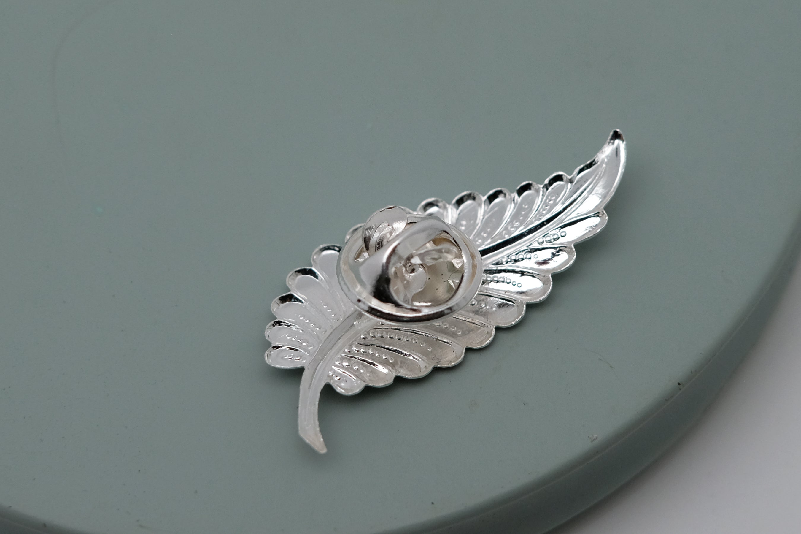 Feathered Leaf | Pins