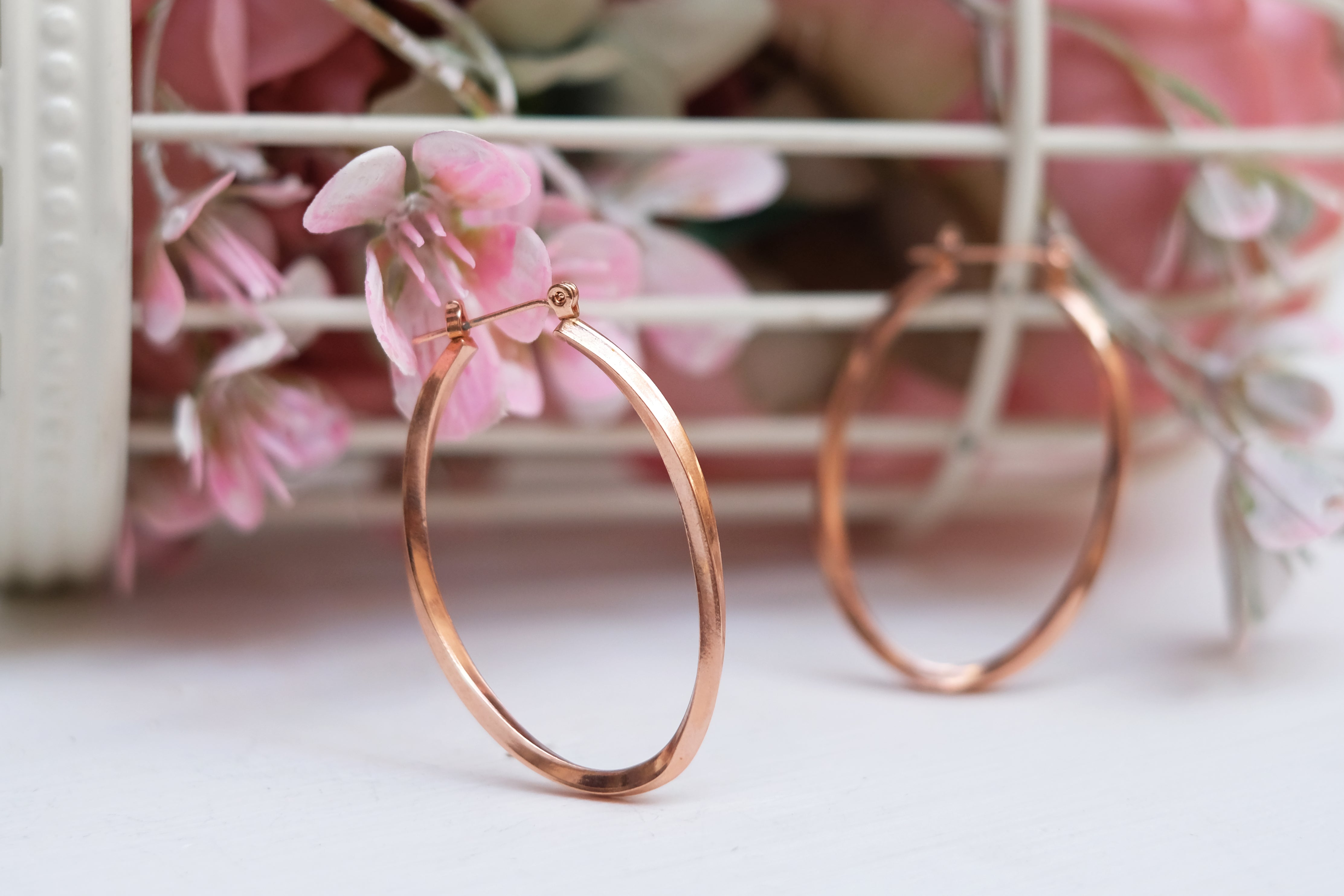 Simple Ovals Big | Hoop Earrings