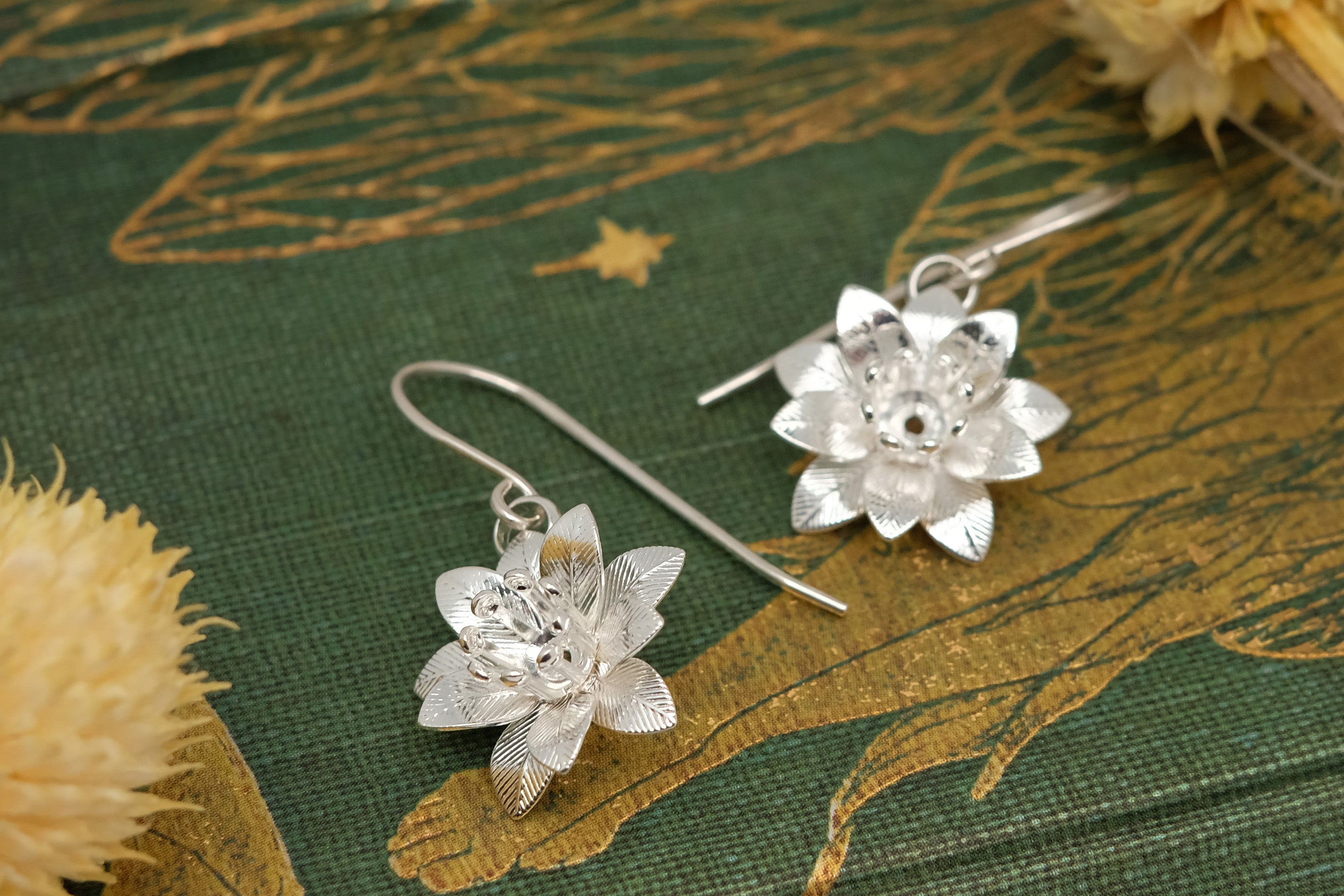 Mini Daffodils | Dangling Earrings