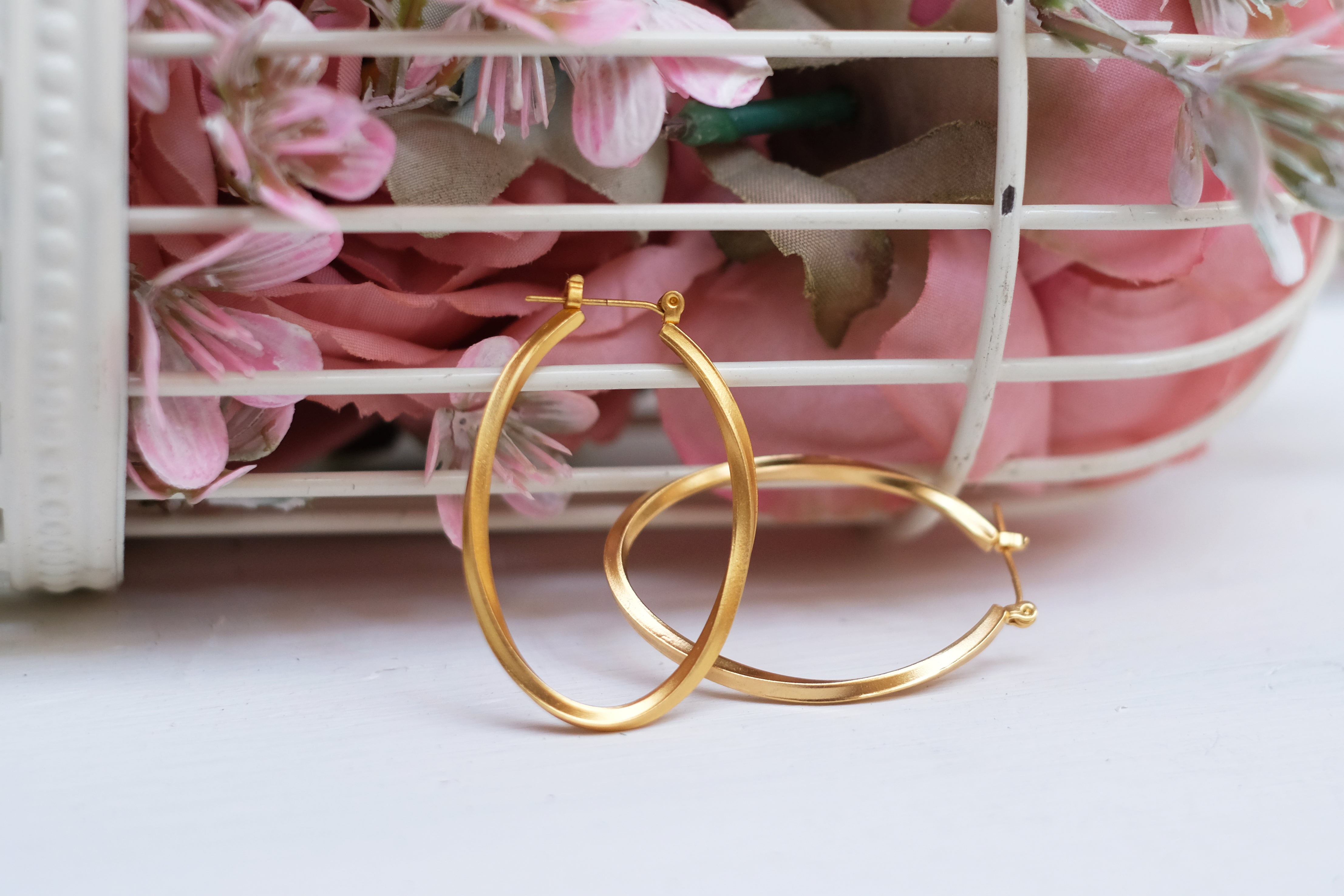 Simple Ovals Big | Hoop Earrings