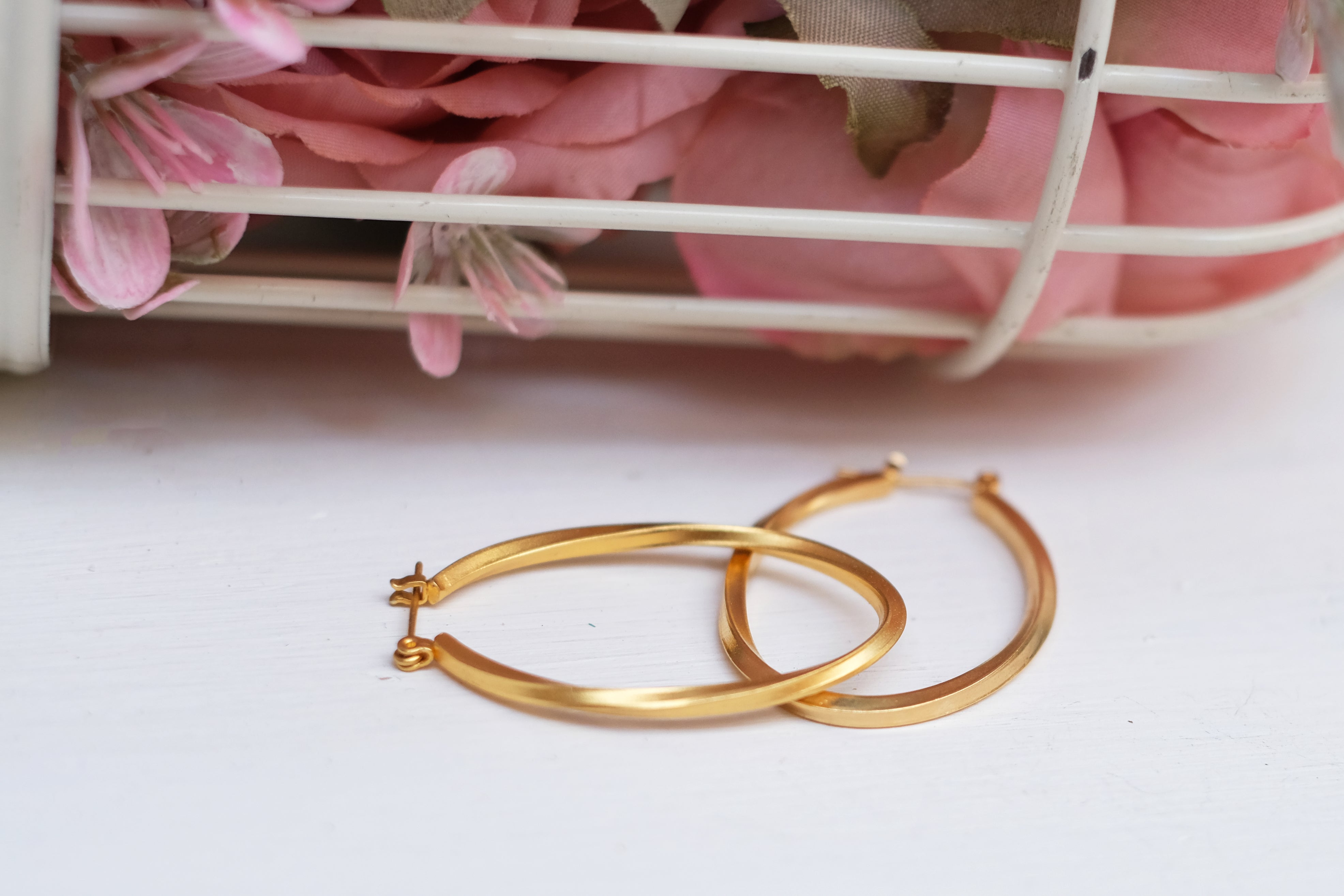 Simple Ovals Big | Hoop Earrings