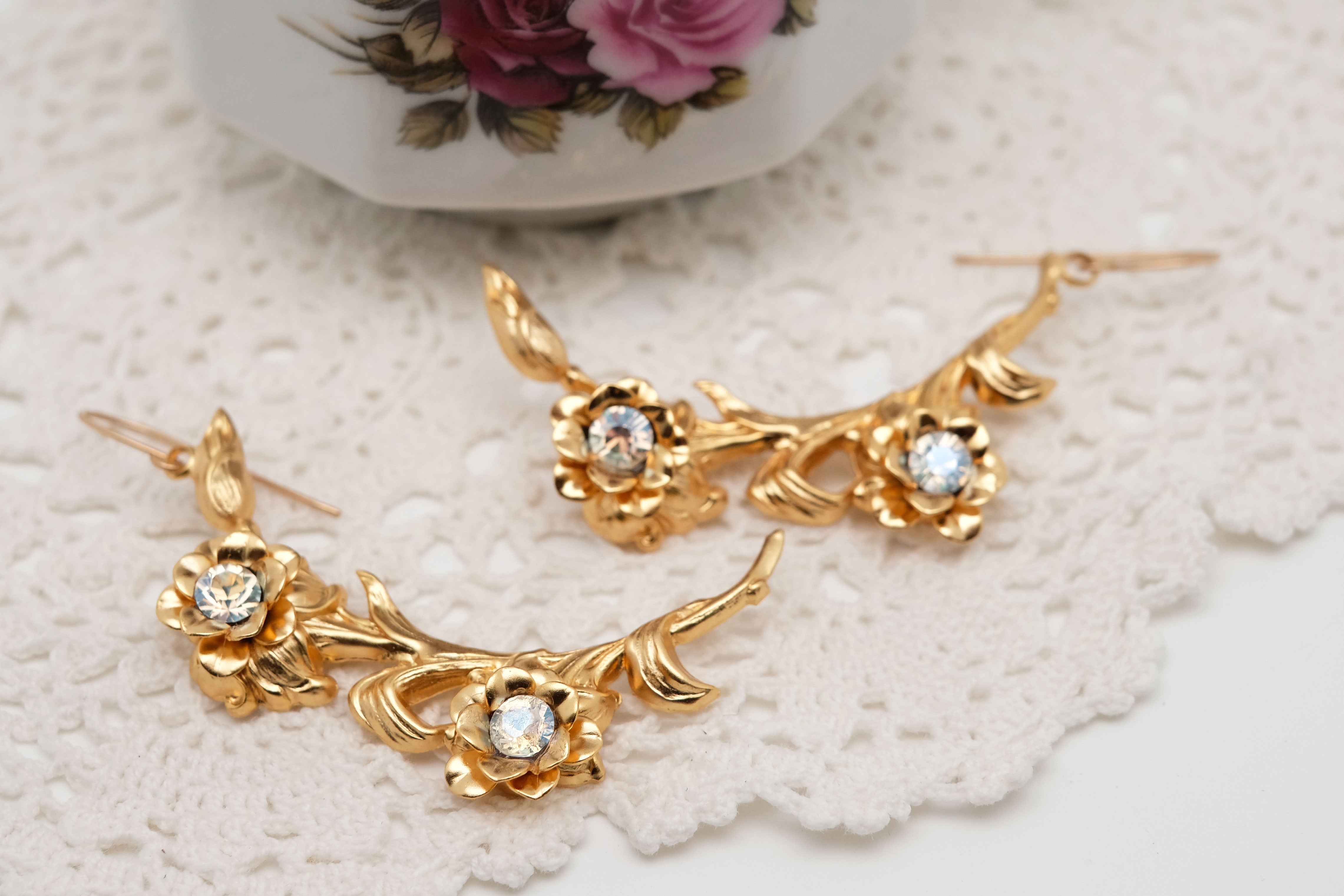 Sleeping beauty | Dangling Earrings