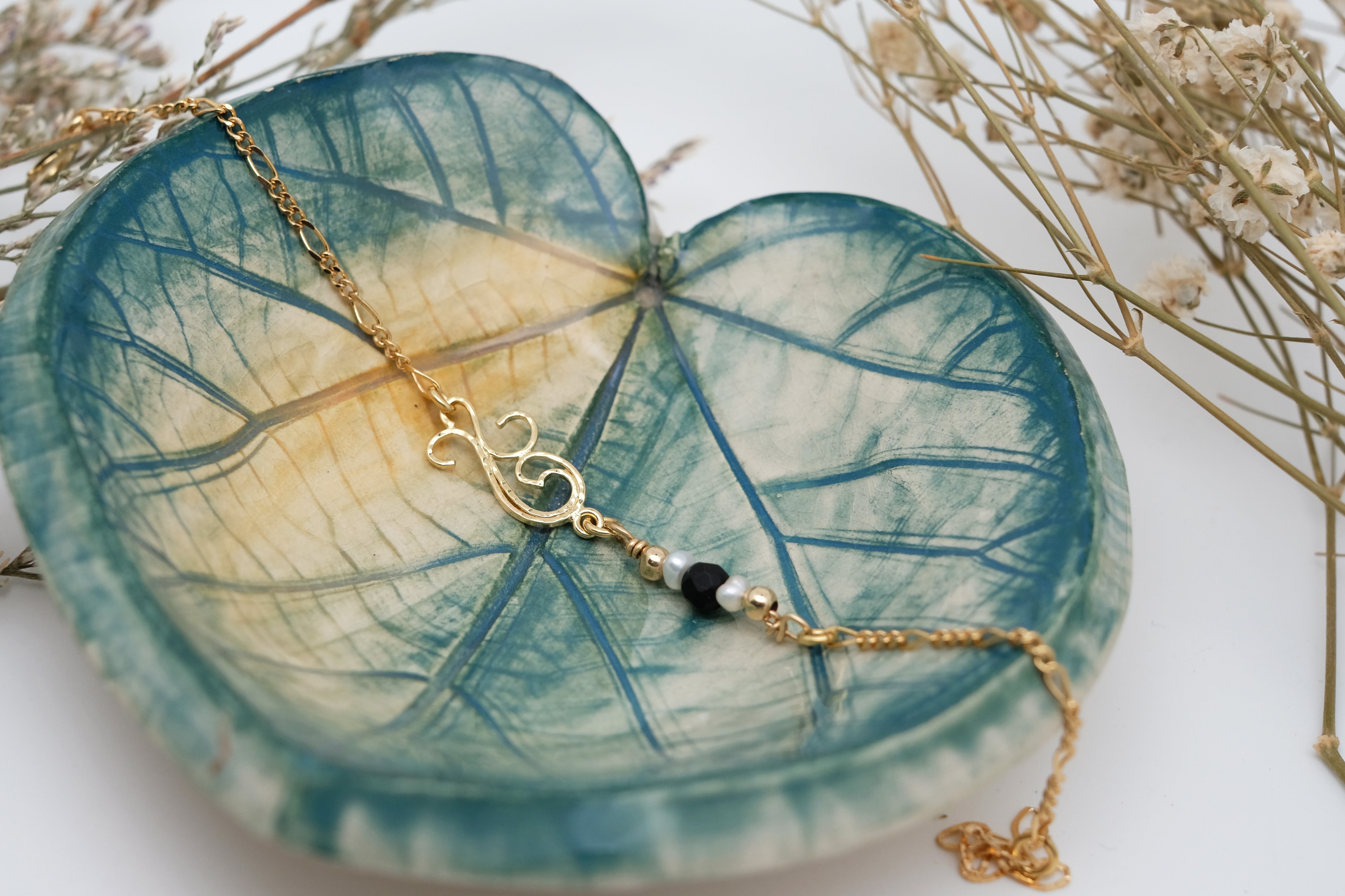 Curly Nature | Dainty Bracelet