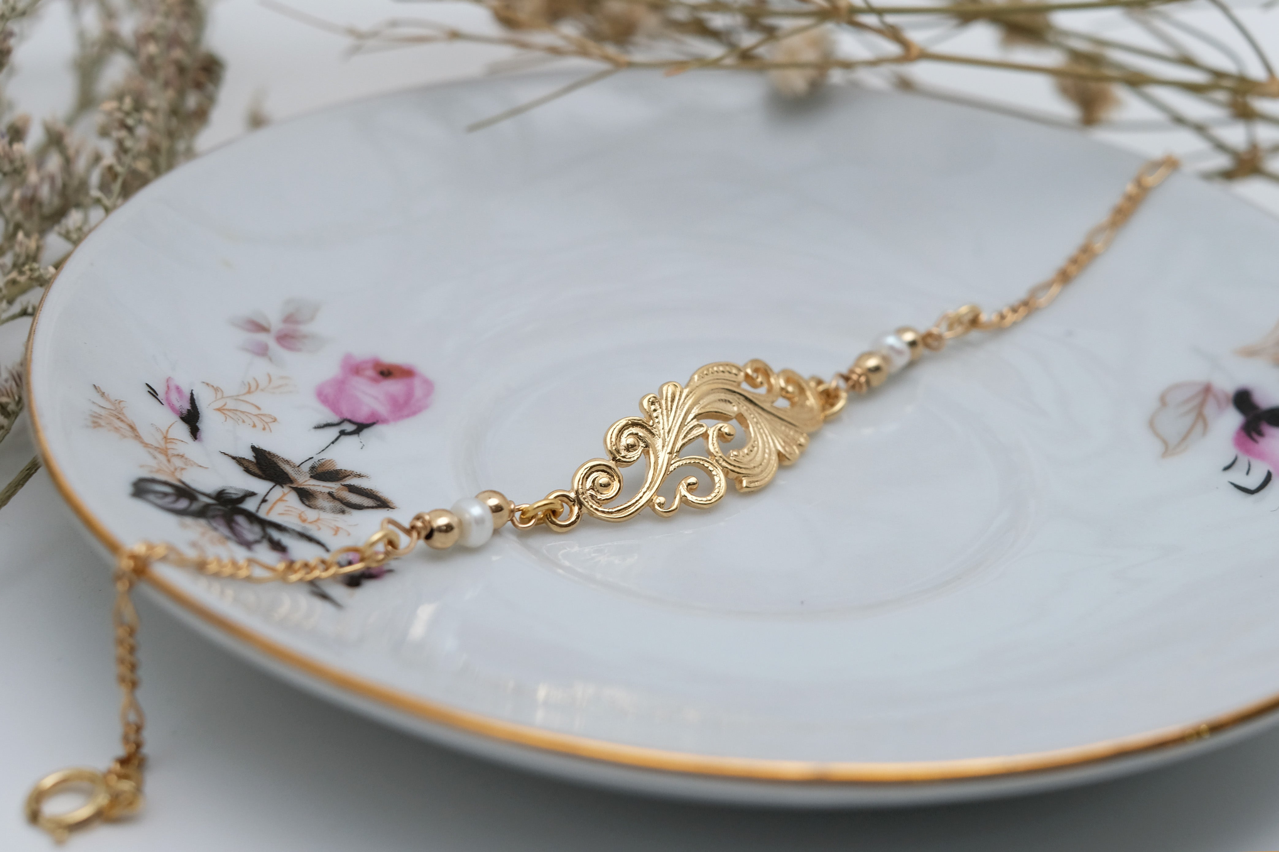 Ornamental Curls | Dainty Bracelet