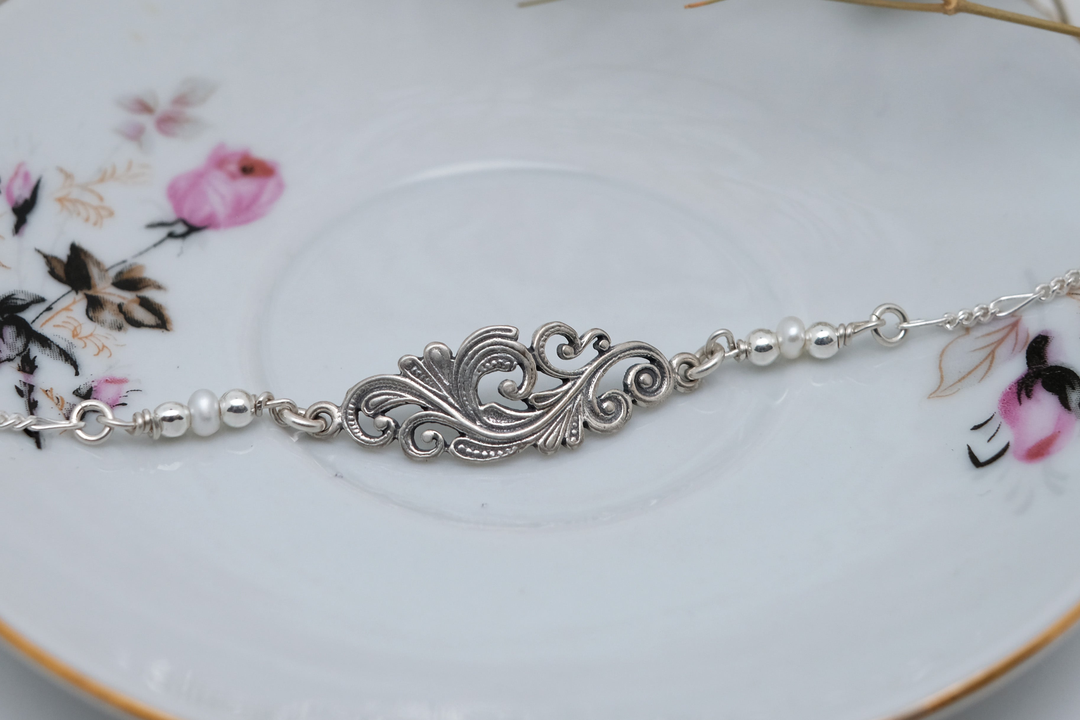 Ornamental Curls | Dainty Bracelet