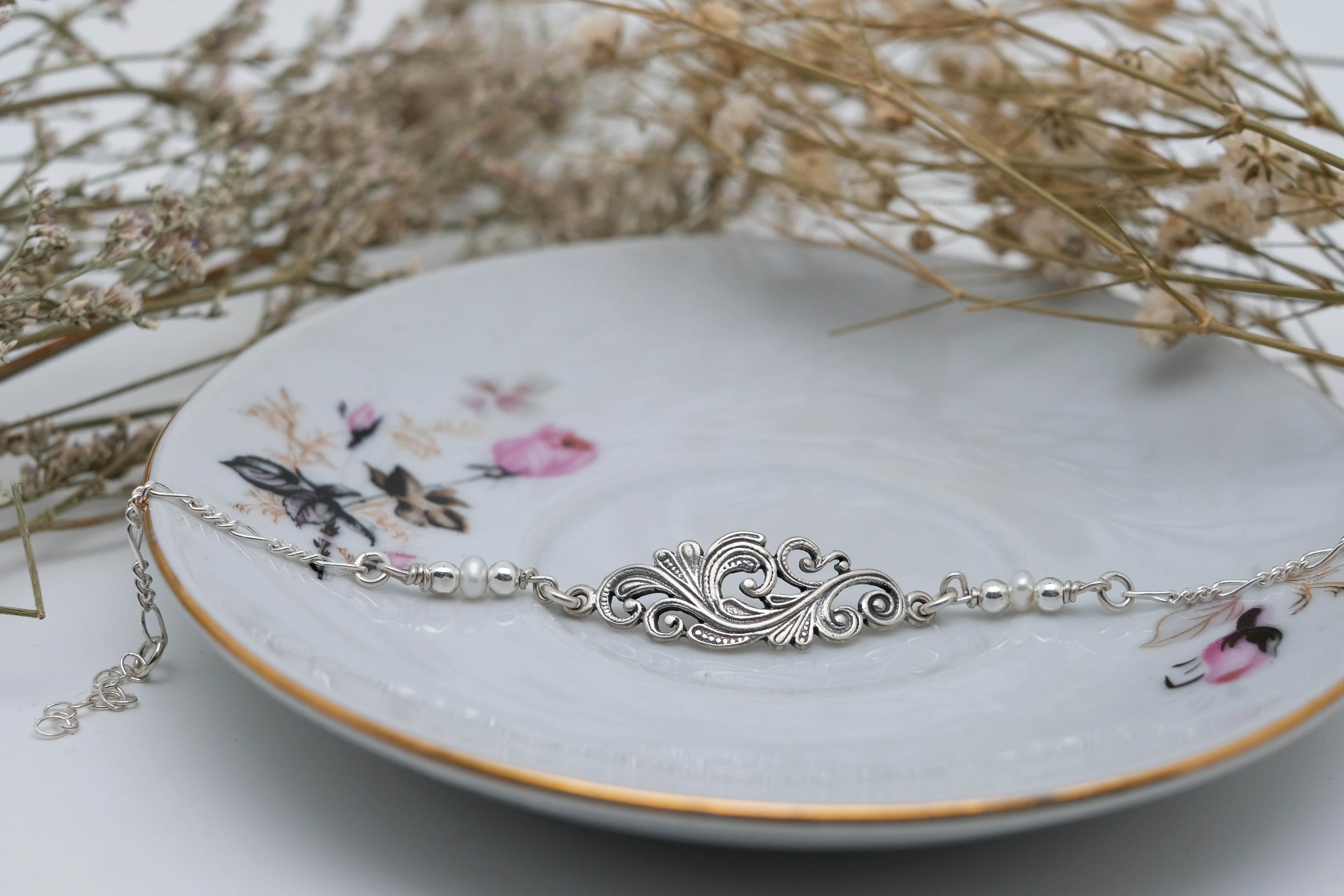 Ornamental Curls | Dainty Bracelet