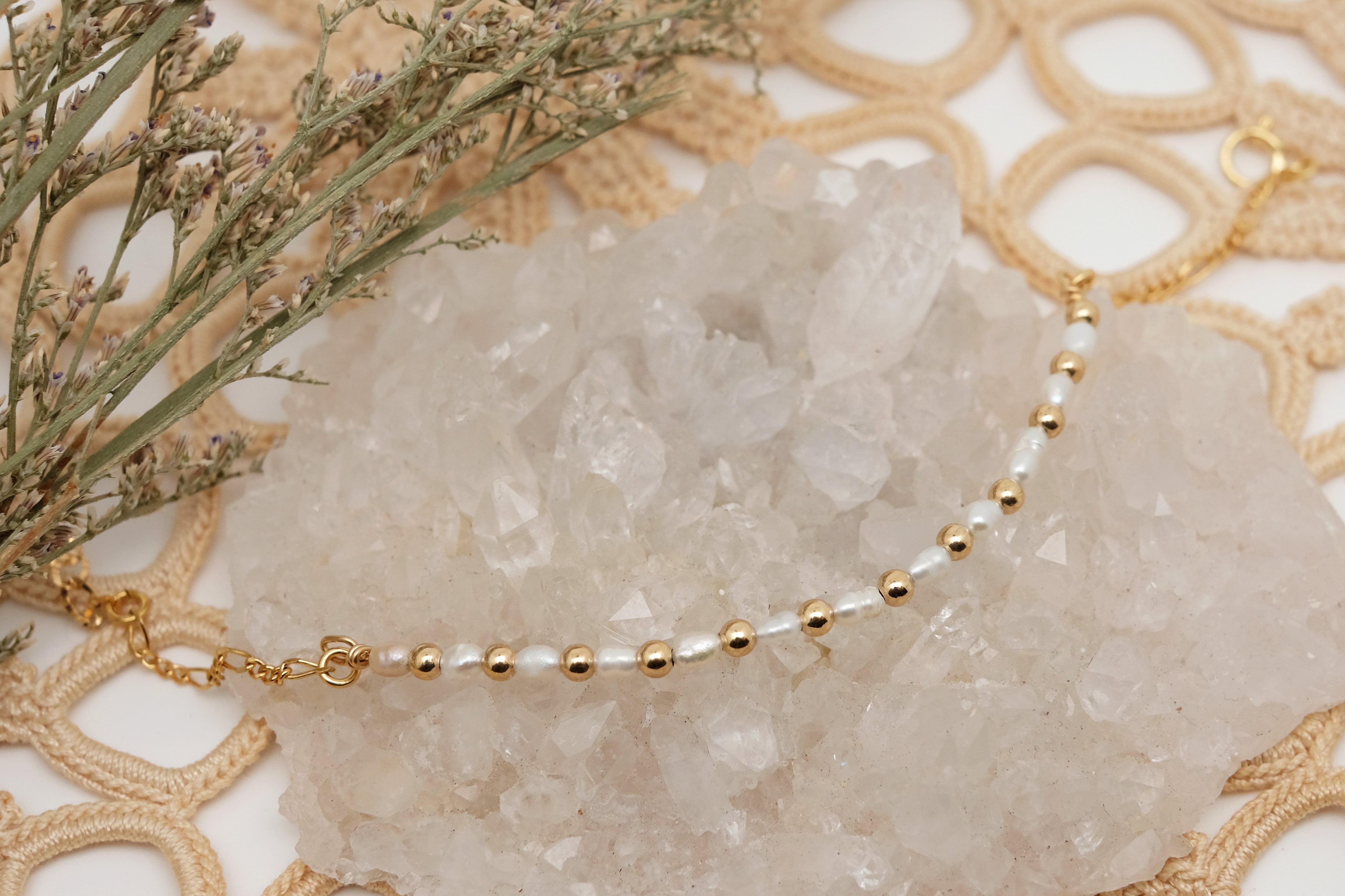 Simple Pearls | Dainty Bracelet