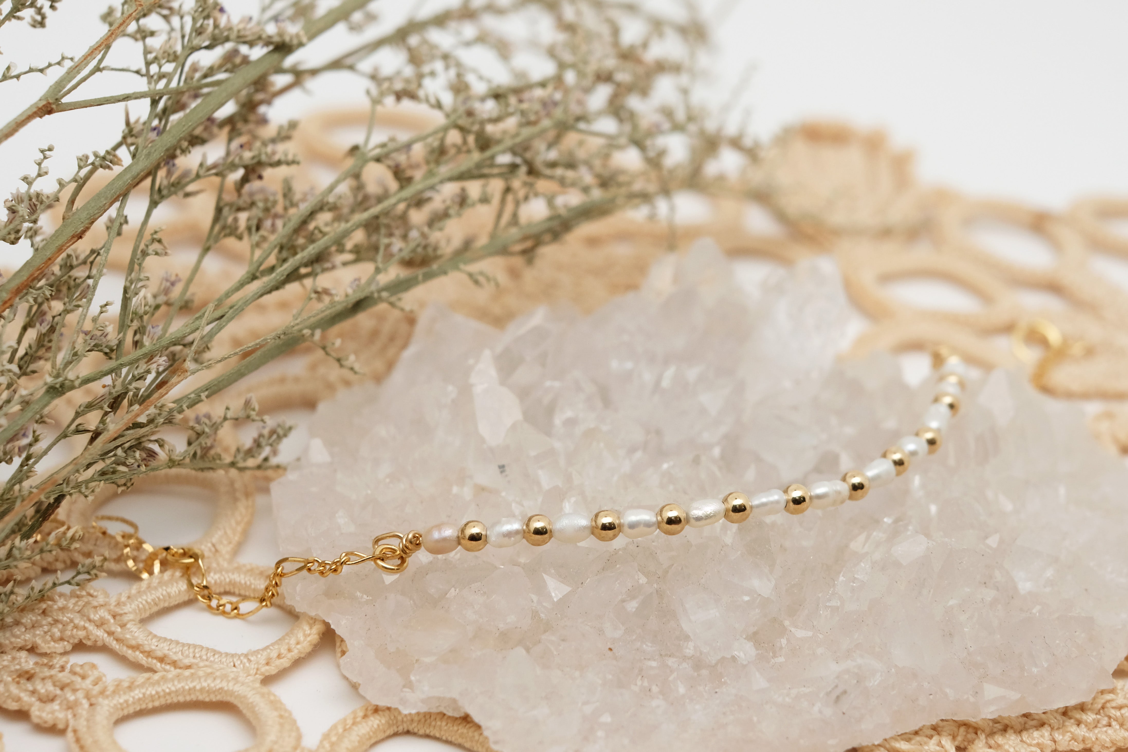 Simple Pearls | Dainty Bracelet