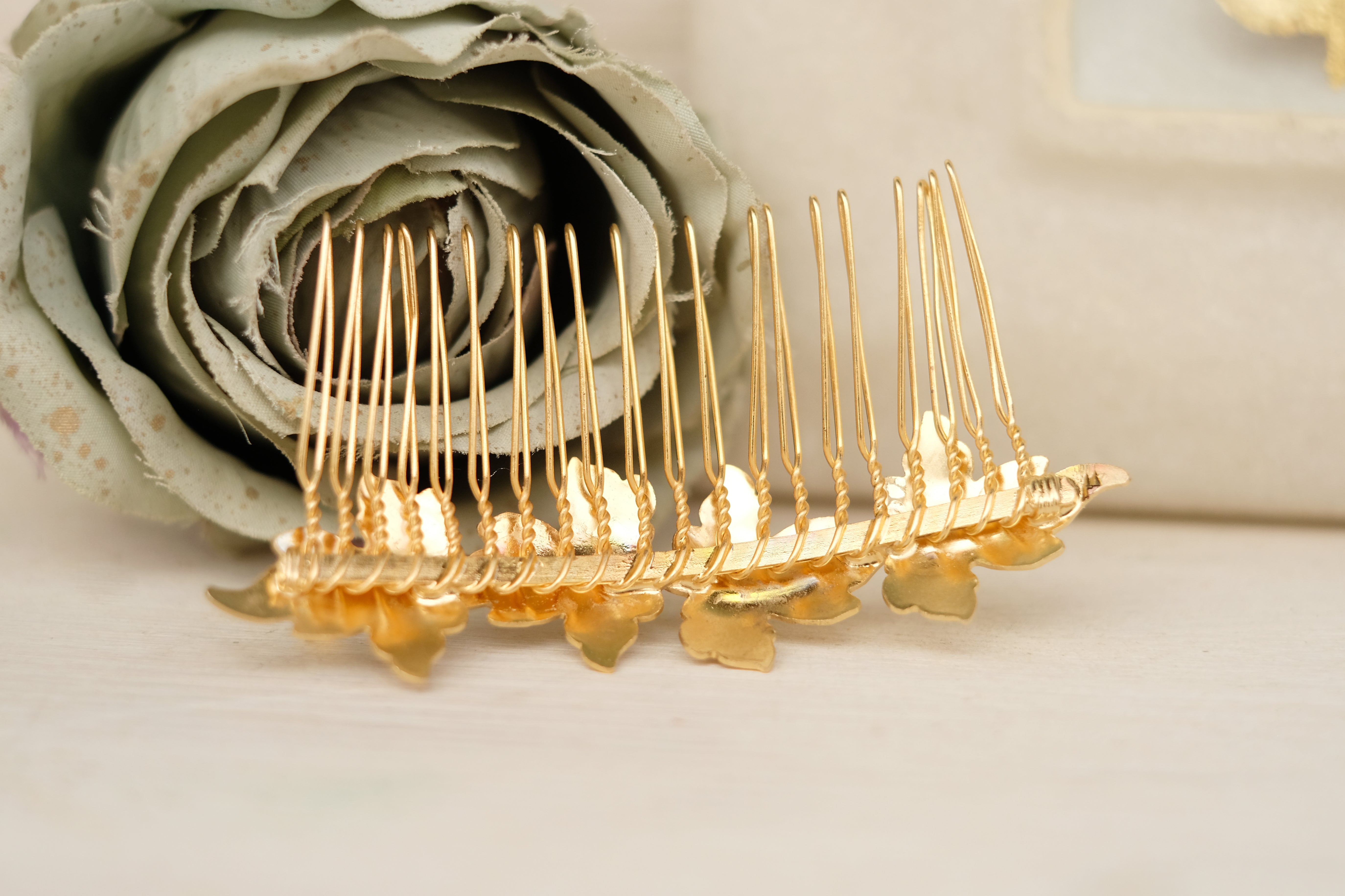 Gefen Follows | Large Comb